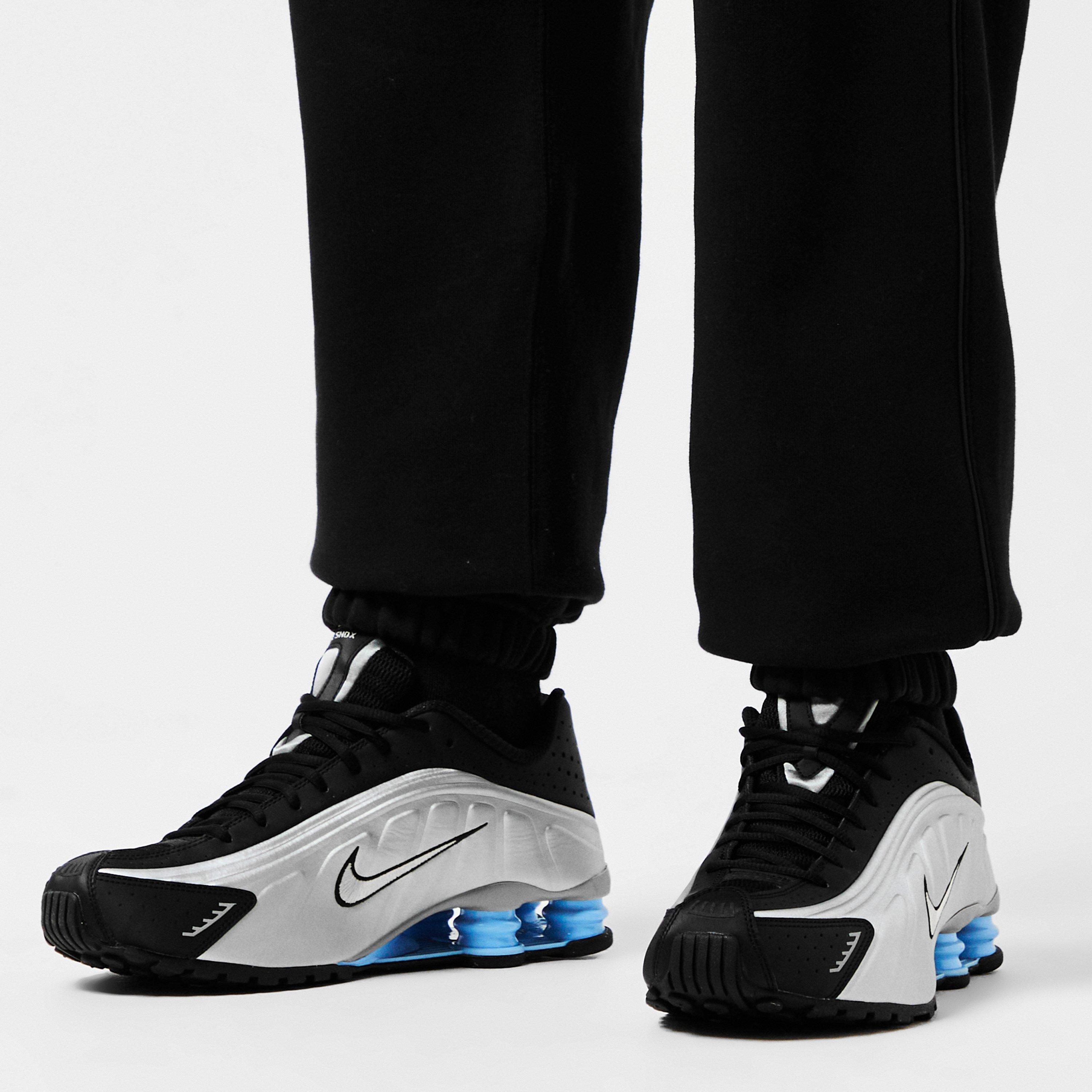 Met Silver - Nike - Shox R4 Low Trainers - 3