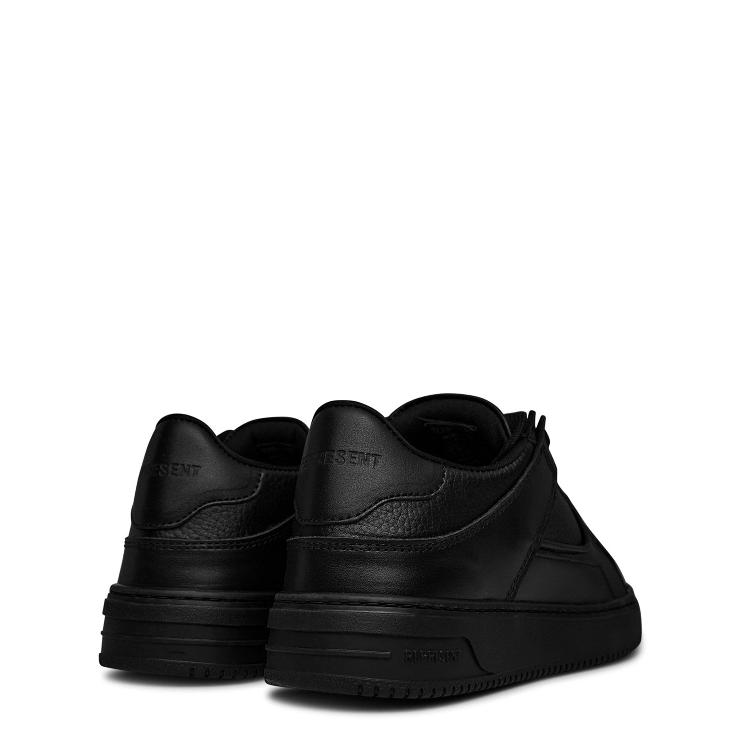 Triple Black - Represent - Men's Apex Low Trainers, Two-Tone Design - 5