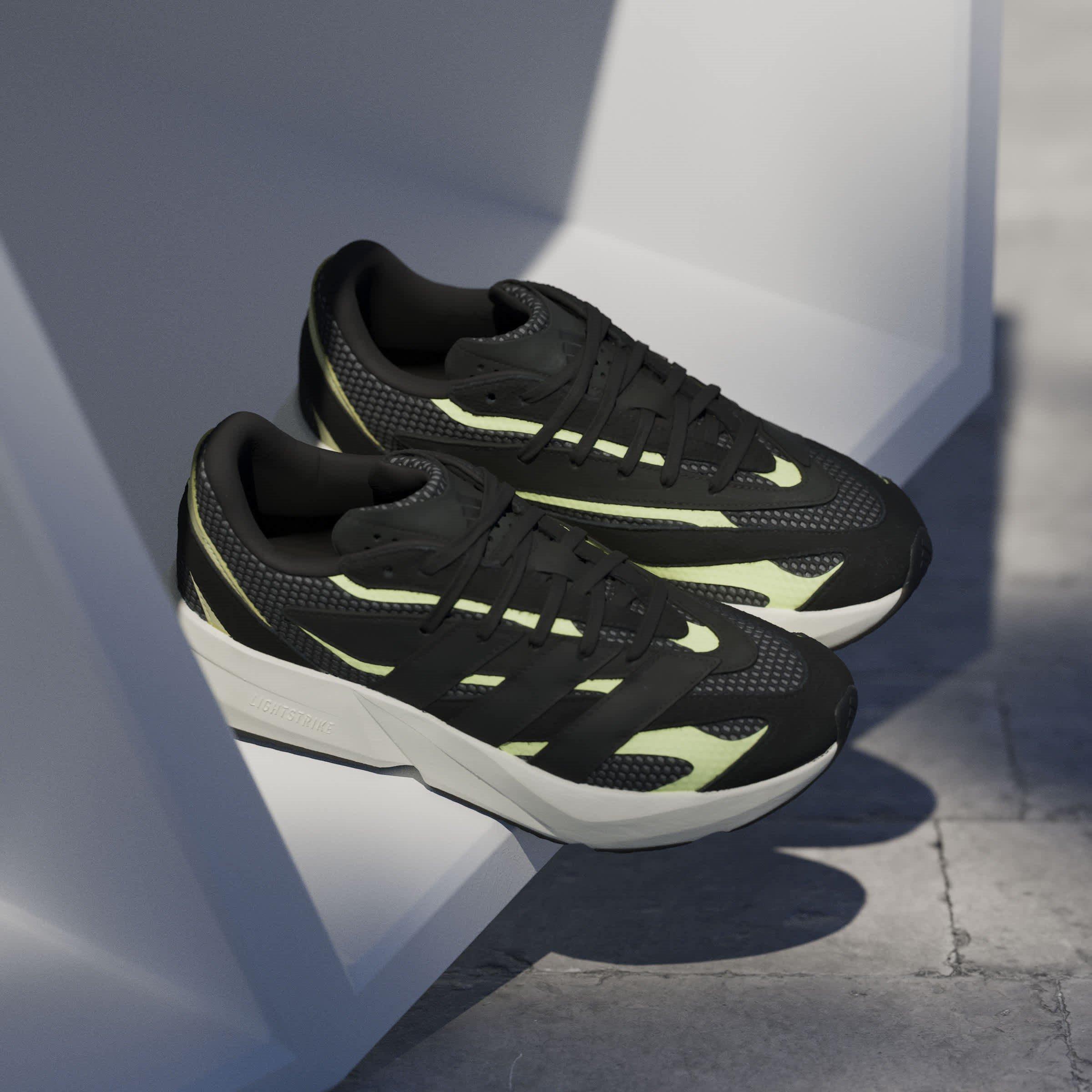 Core Black - adidas - Lightblaze Classic Low-Top Trainers - 12