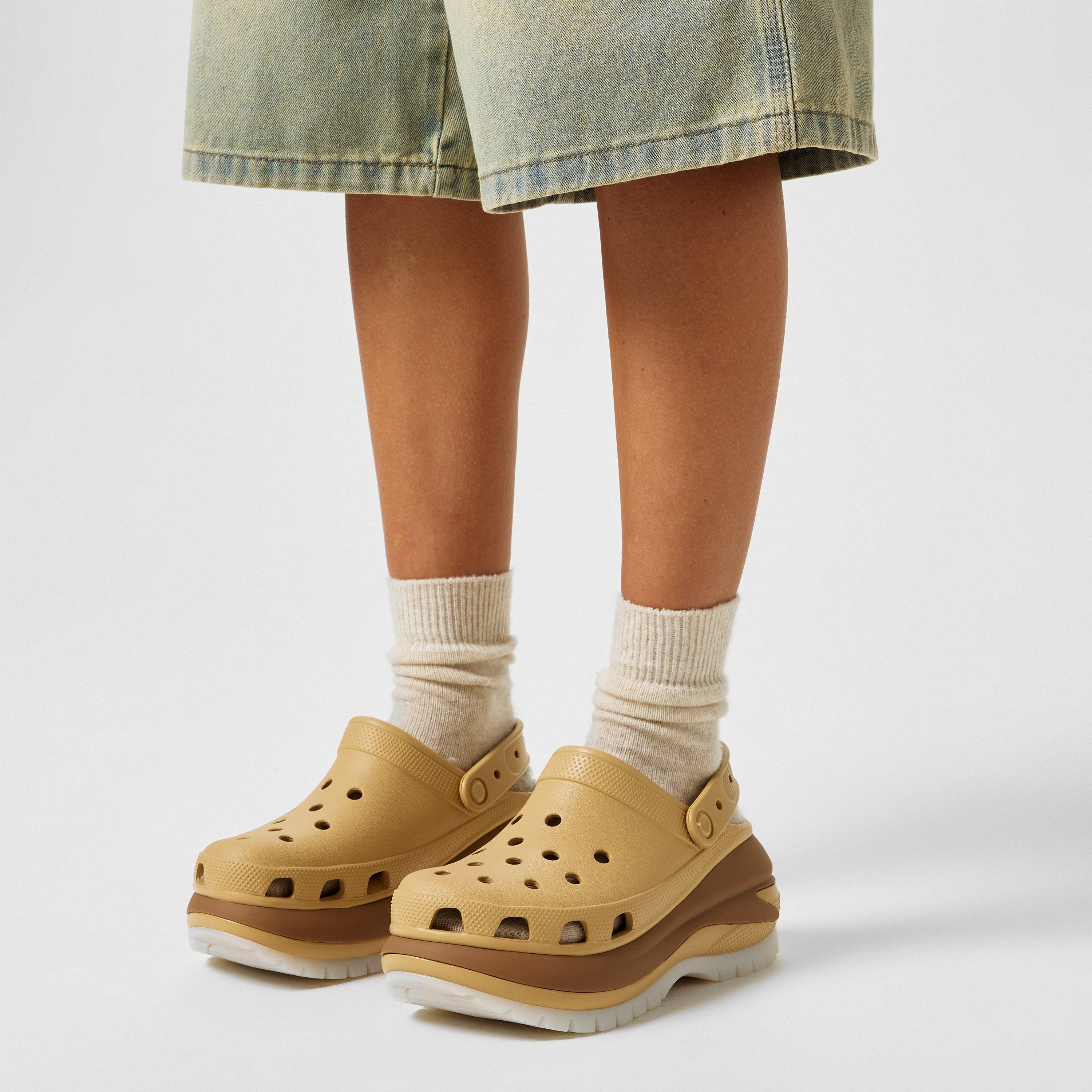 Wheat - Crocs - Classic Crush Clogs - 2