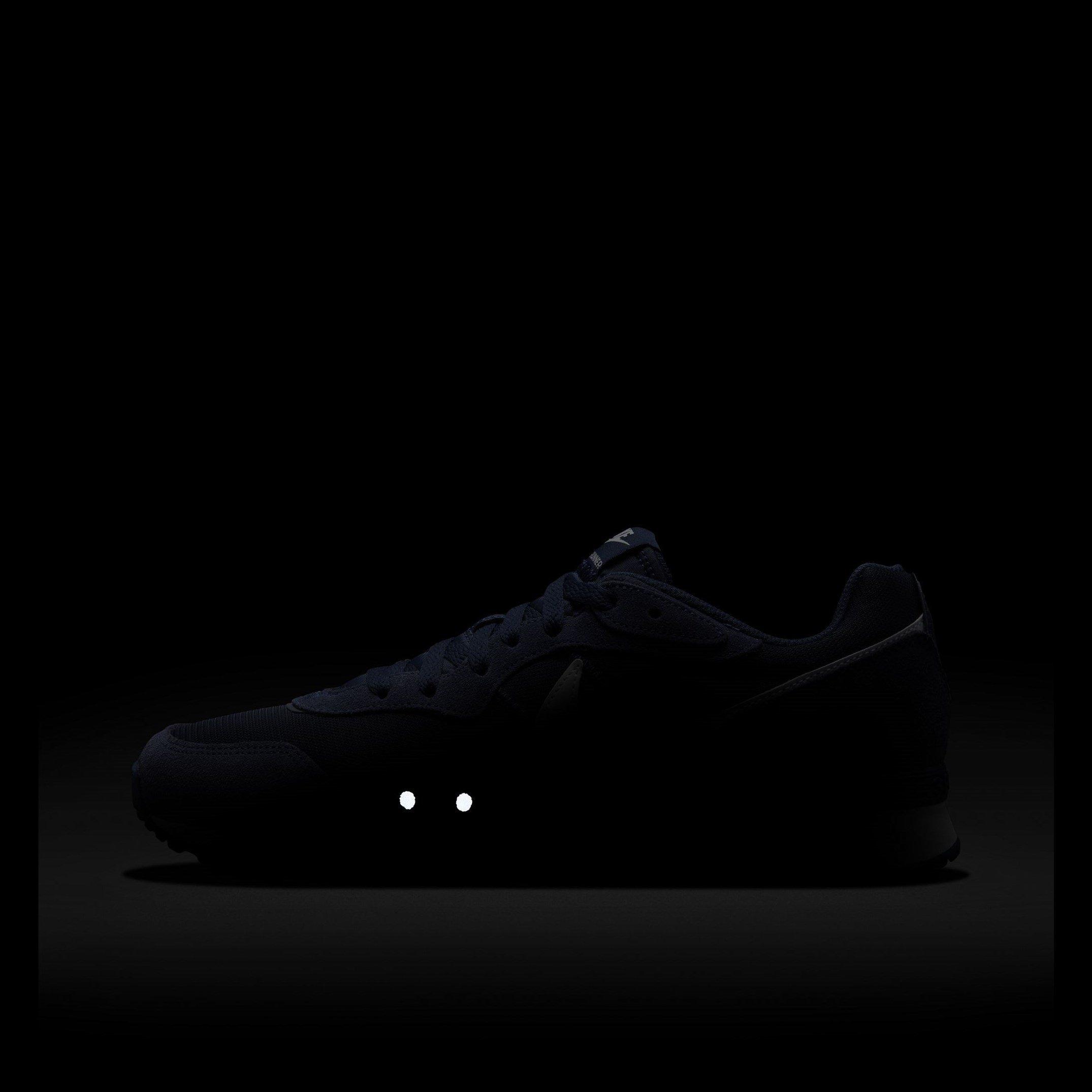 Navy/White - Nike - Venture Runner Trainers Mens - 9