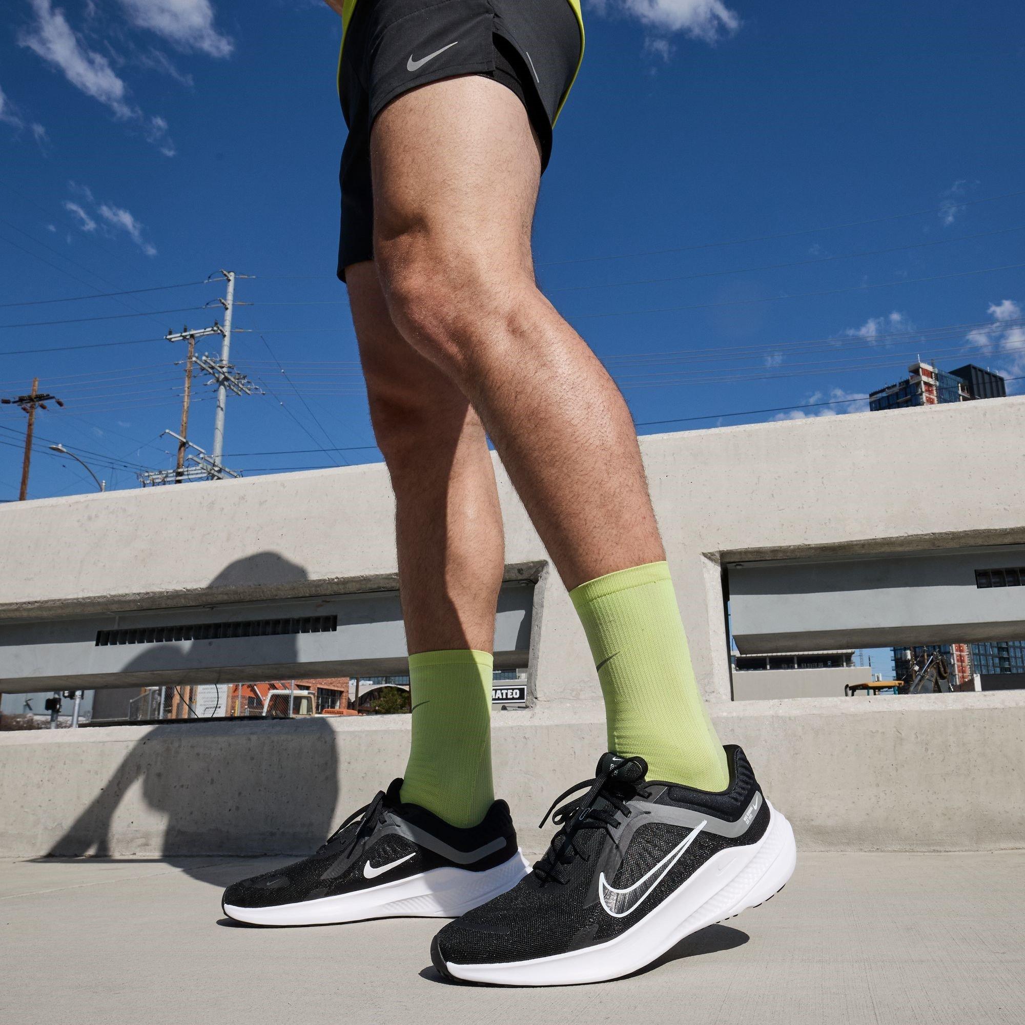 Blk/Wht-S.Grey - Nike - Quest 5 Mens Running Shoes - 3