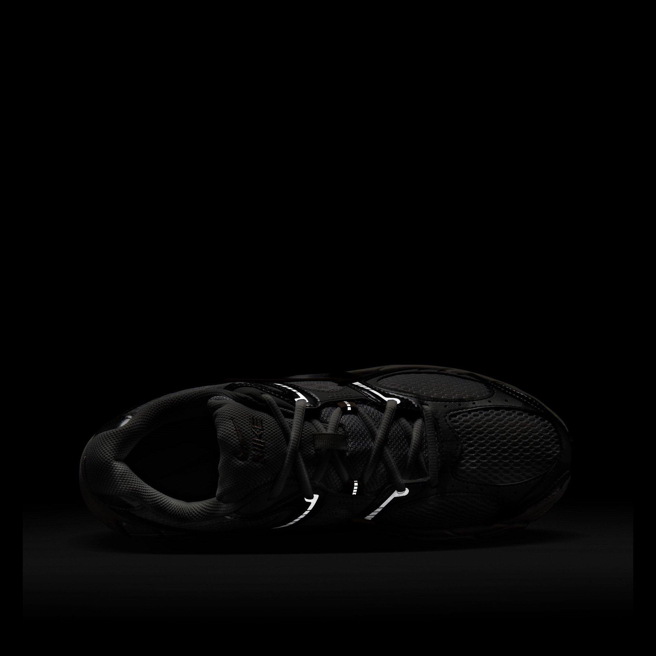 White/Ash-Beige - Nike - V5 RNR Mens Shoes - 9