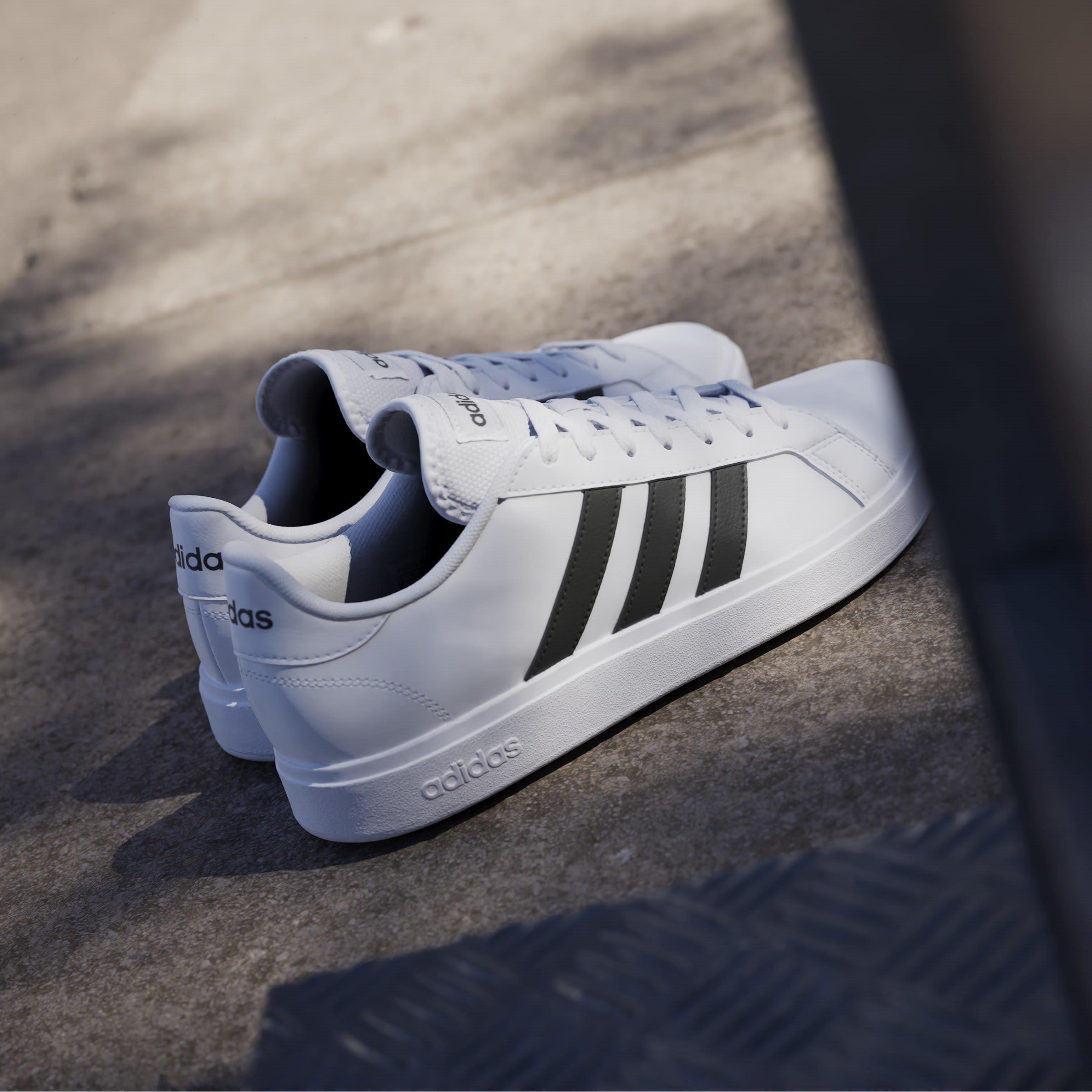 Wit/Zwart - adidas - Court Base 2 Trainers Mens - 12