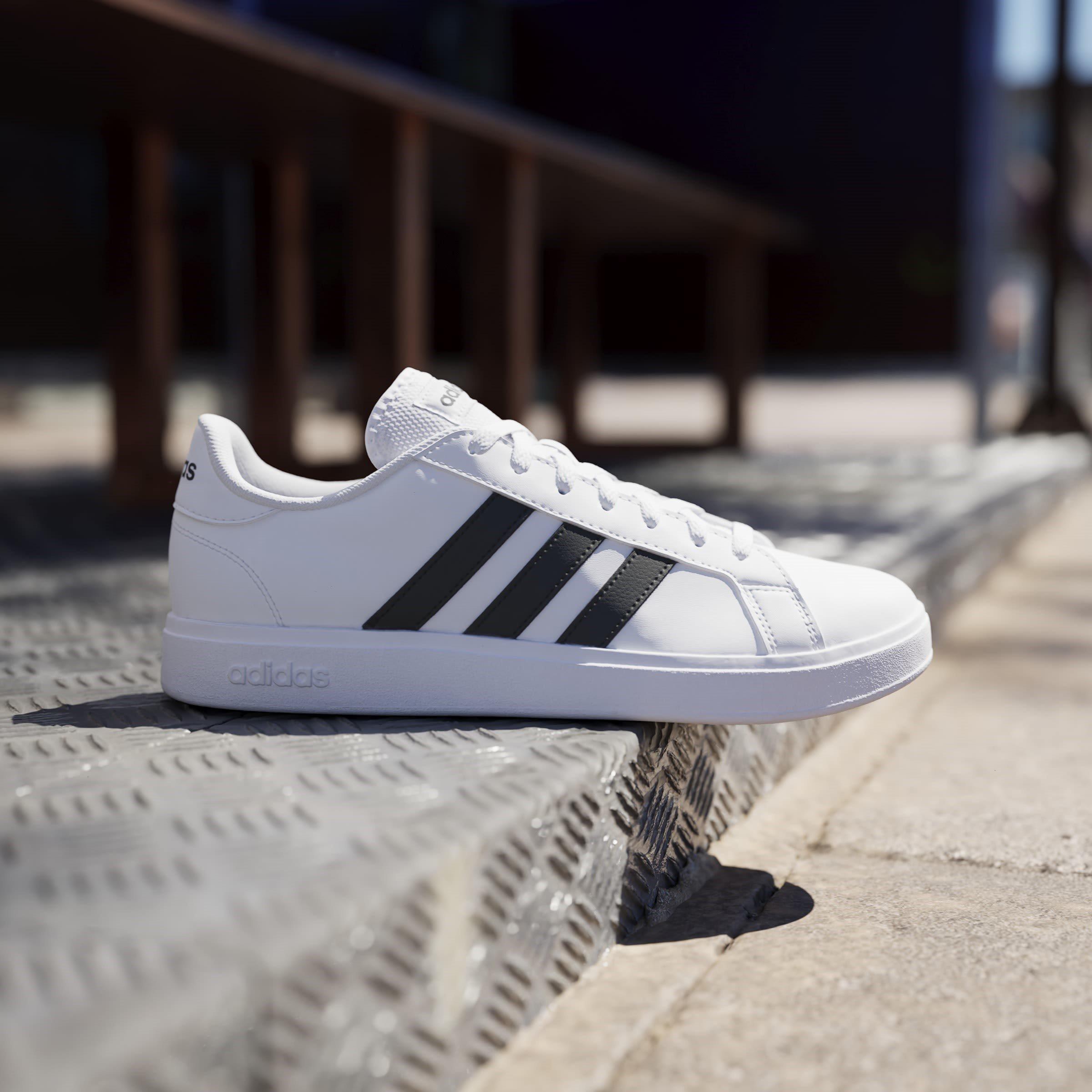 Wit/Zwart - adidas - Court Base 2 Trainers Mens - 9