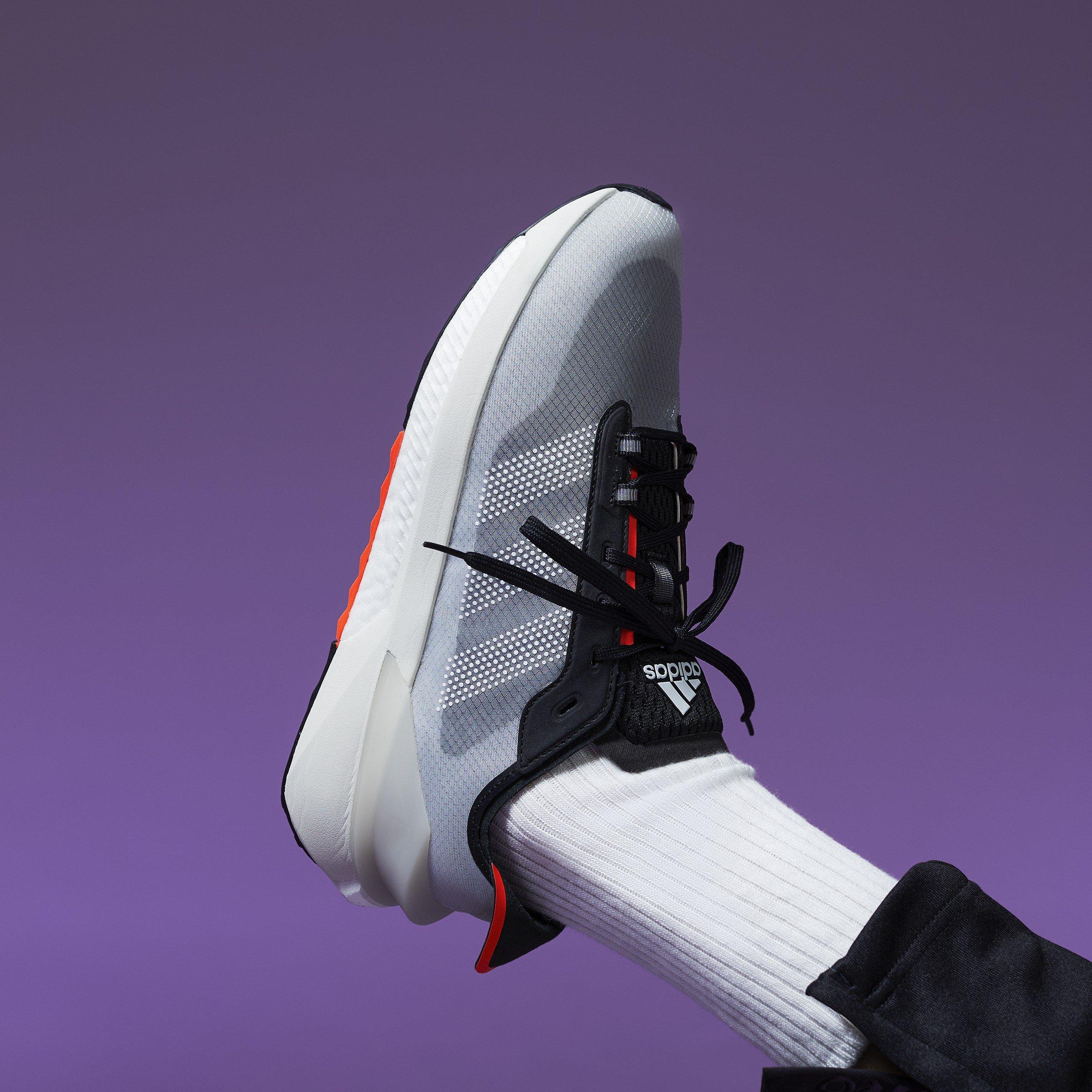 Zwart/Rood - adidas - Avryn Trainers Mens - 12