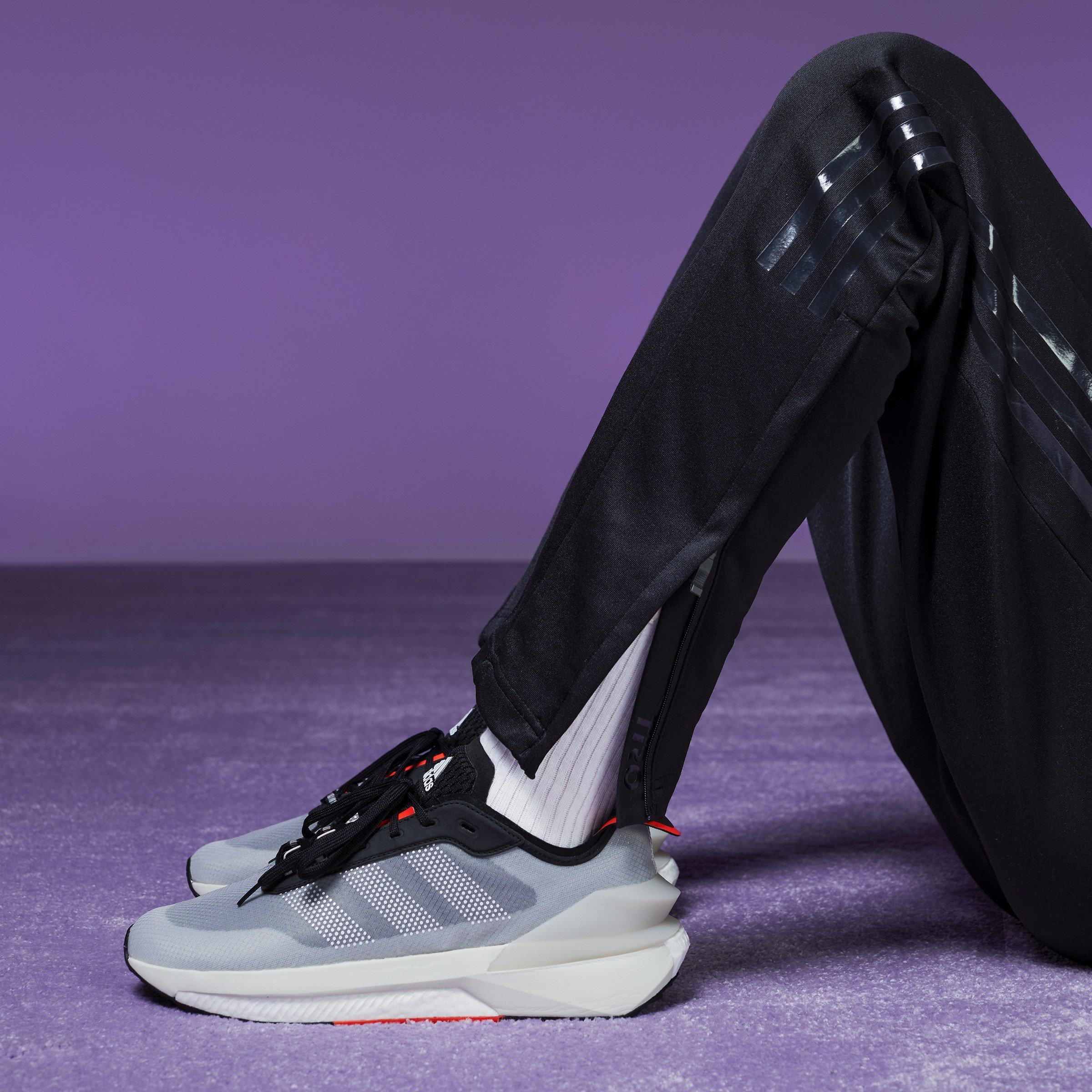 Zwart/Rood - adidas - Avryn Trainers Mens - 14