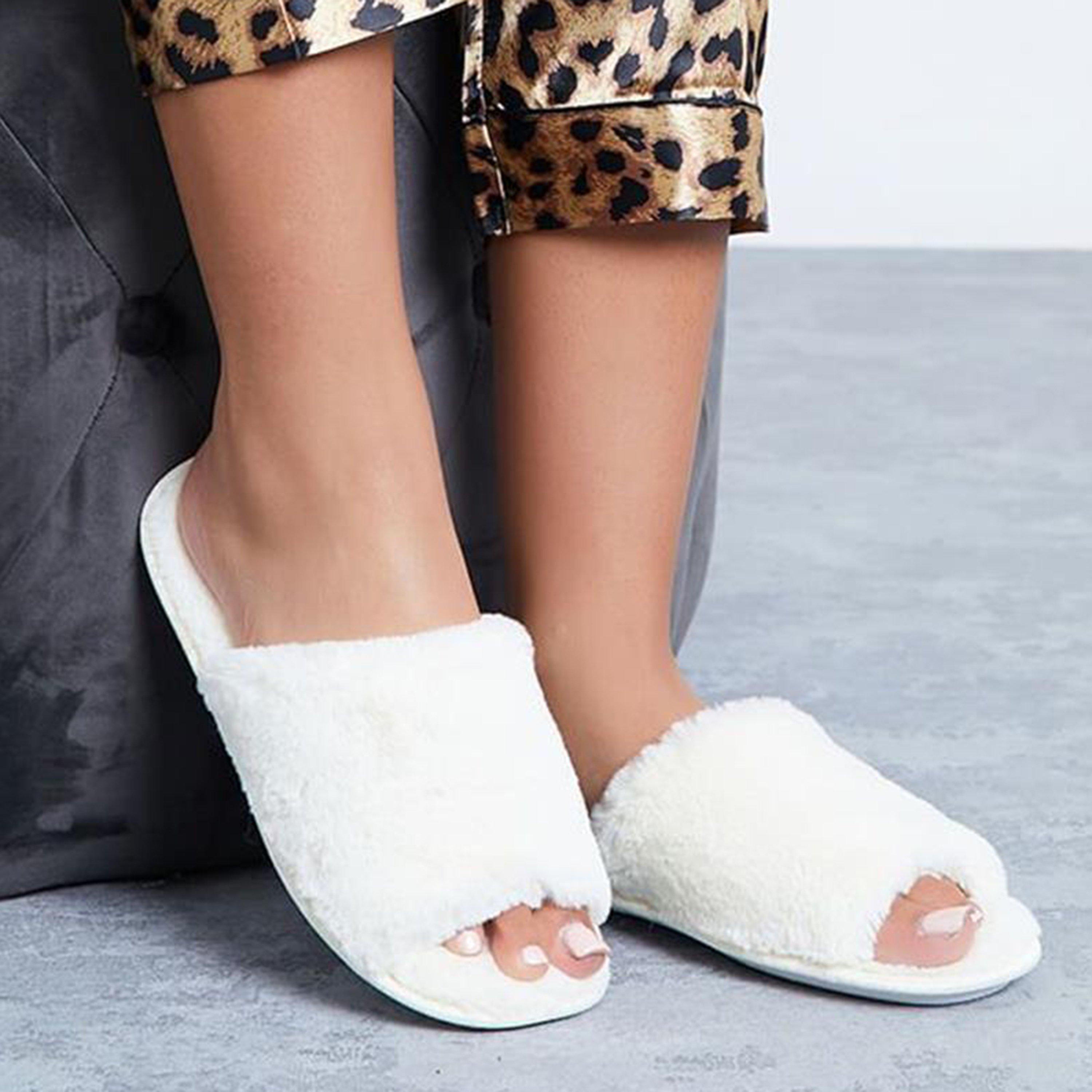 Hvid - I Saw It First - ISAWITFIRST Soft Fluffy Slip On Slippers - 1