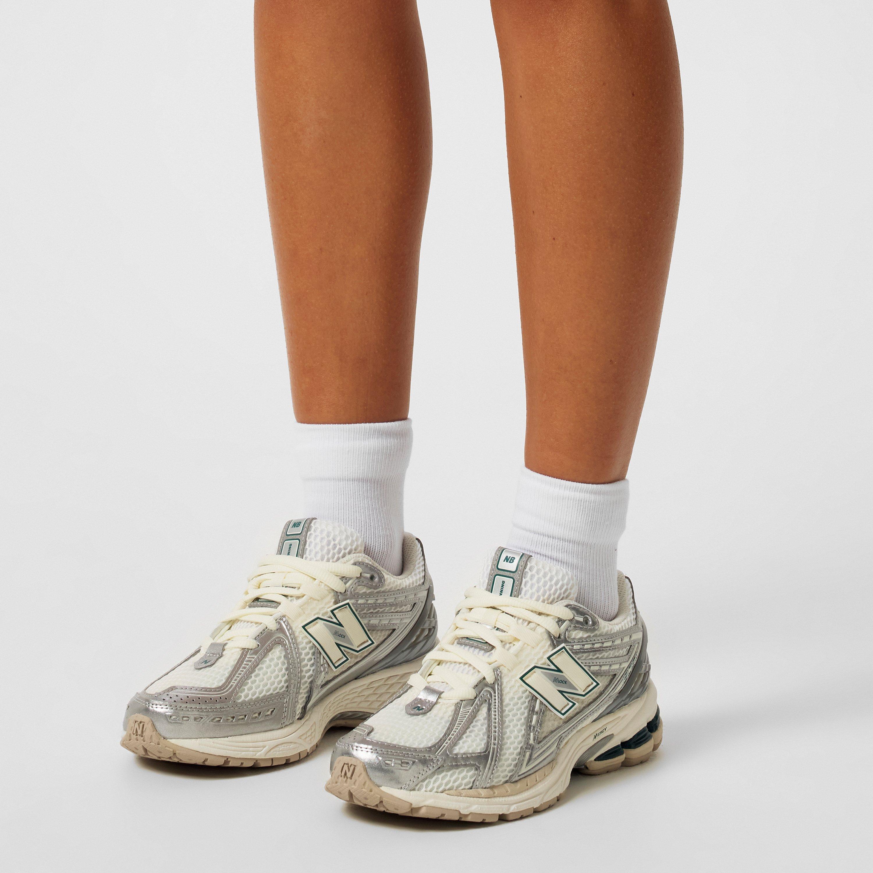 Silver Met - New Balance - New Balance 1906 Trainers Womens - 2