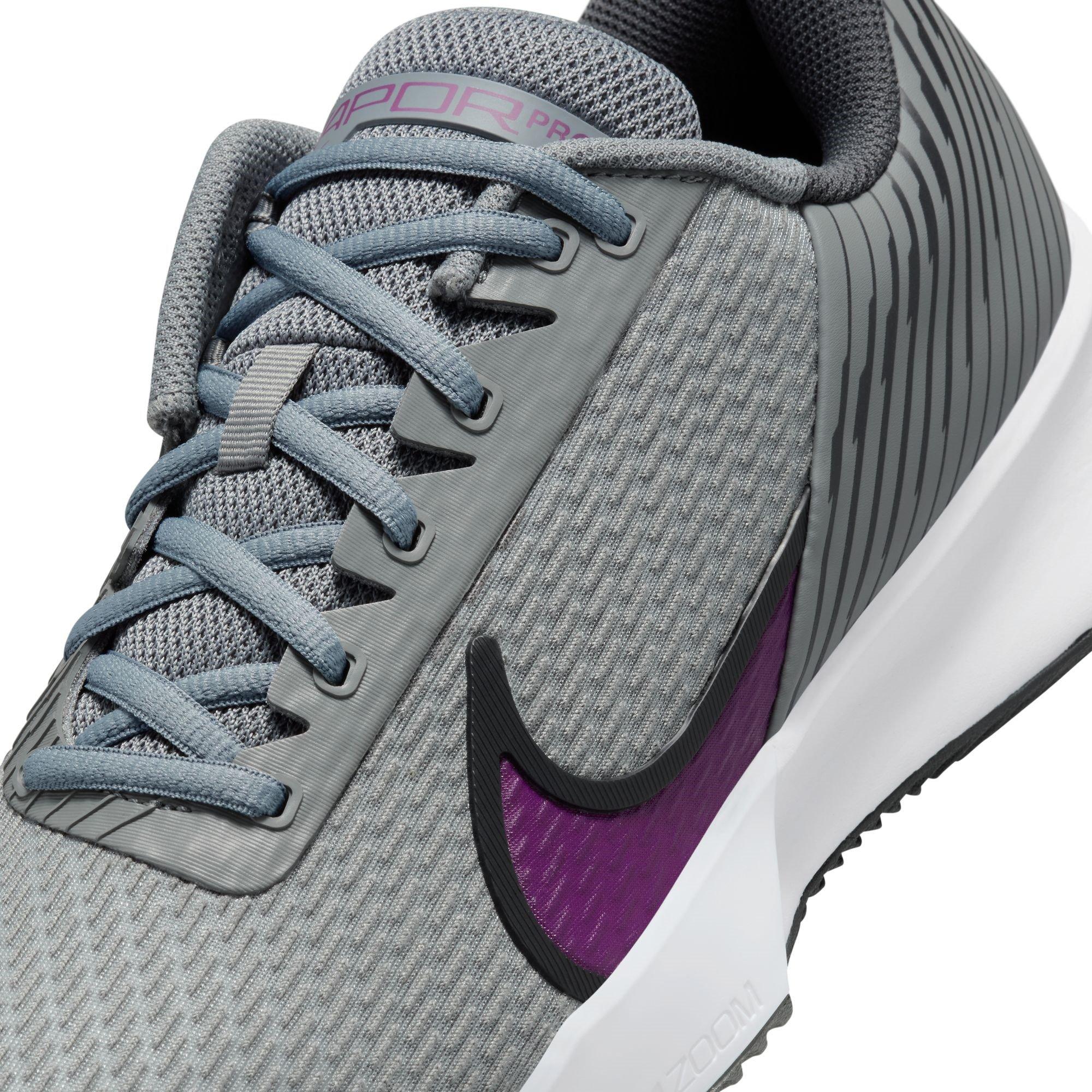 Nike air athletic shoes on sale