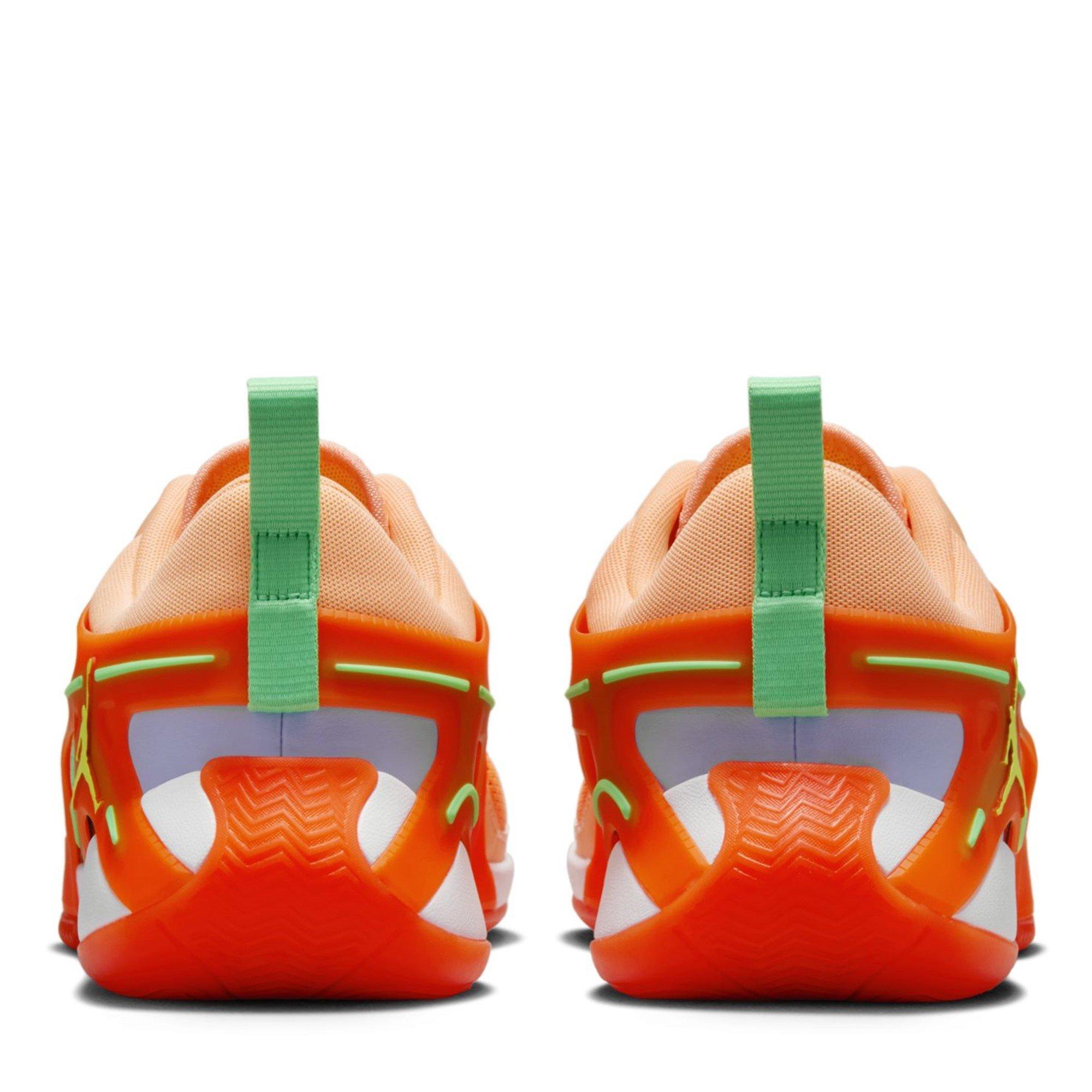 Oranje/Groen - Nike - Heir Basketball Trainers Adults - 6