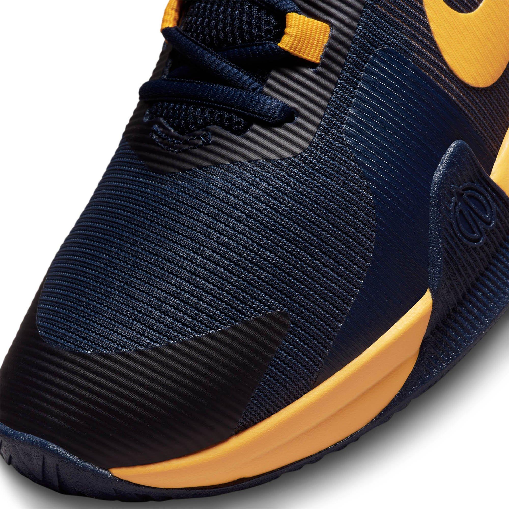 max air basketball shoes