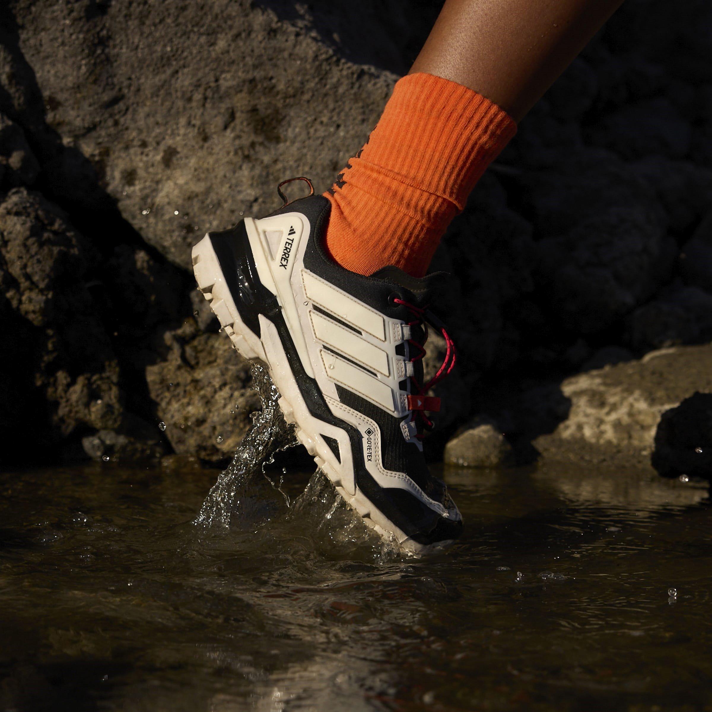 Negro/Blanco - adidas - Skychaser Waterproof Trekking Shoes - 11