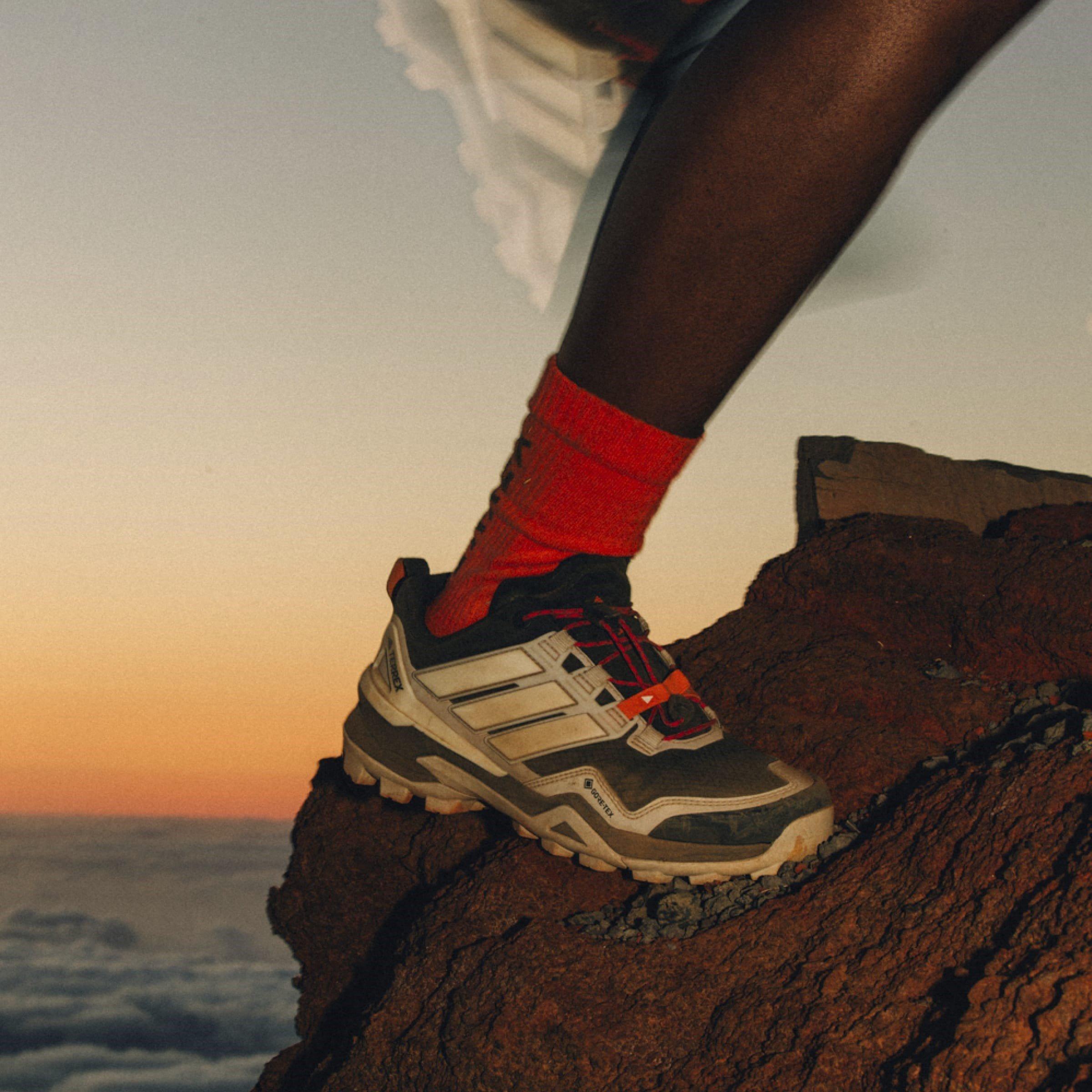 Negro/Blanco - adidas - Skychaser Waterproof Trekking Shoes - 13