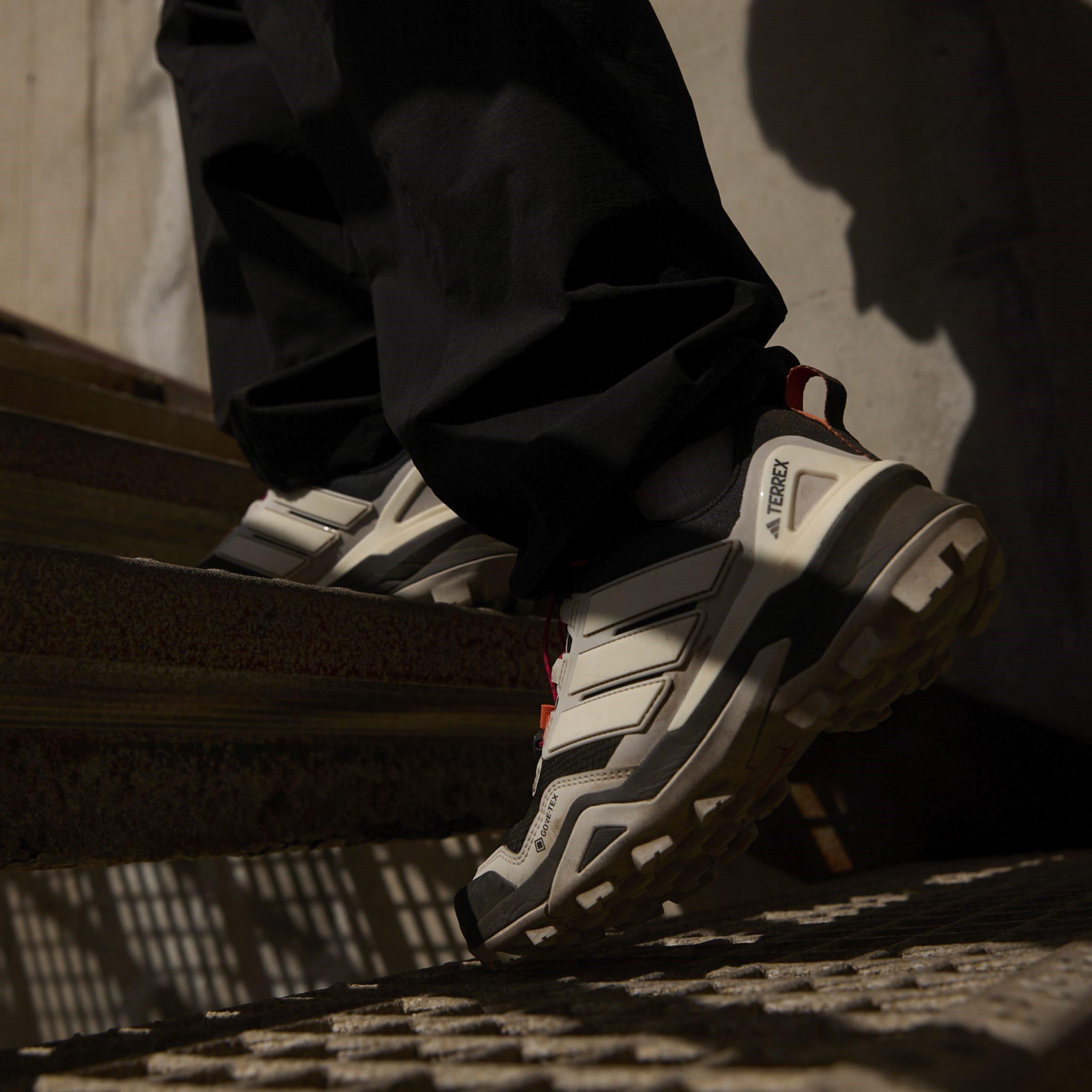 Negro/Blanco - adidas - Skychaser Waterproof Trekking Shoes - 14