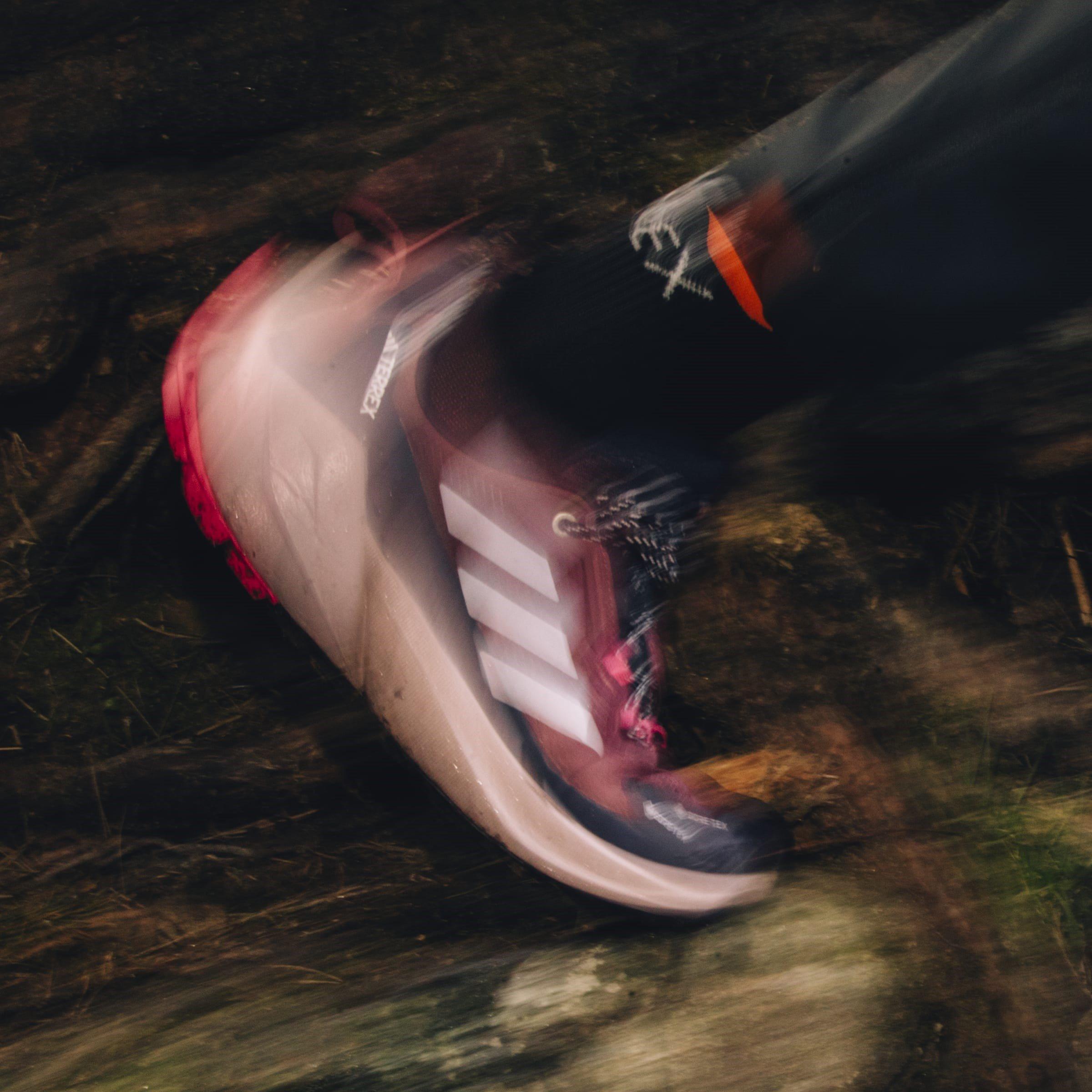 Quicri/Pnkfus - adidas - Terrex Trailmaker 2.0 Gore-Tex Womens Hiking Shoes - 12