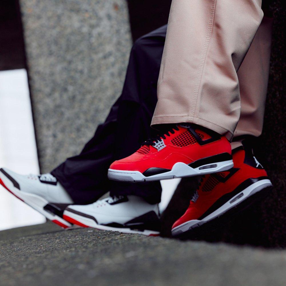 AIR JORDAN