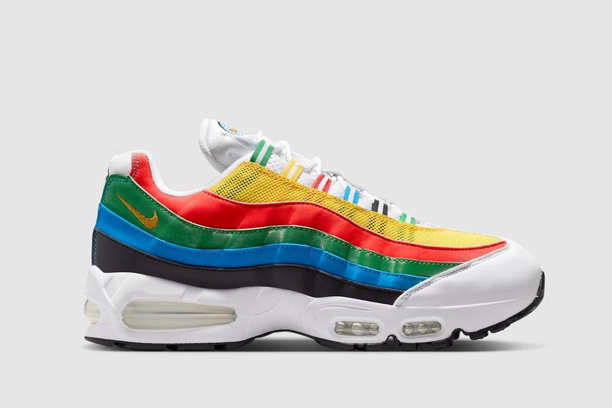 NIKE