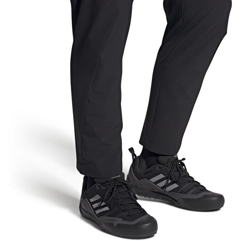 Core Black / Co - adidas - Terrex Swift Solo Approach Shoes Unisex - 10