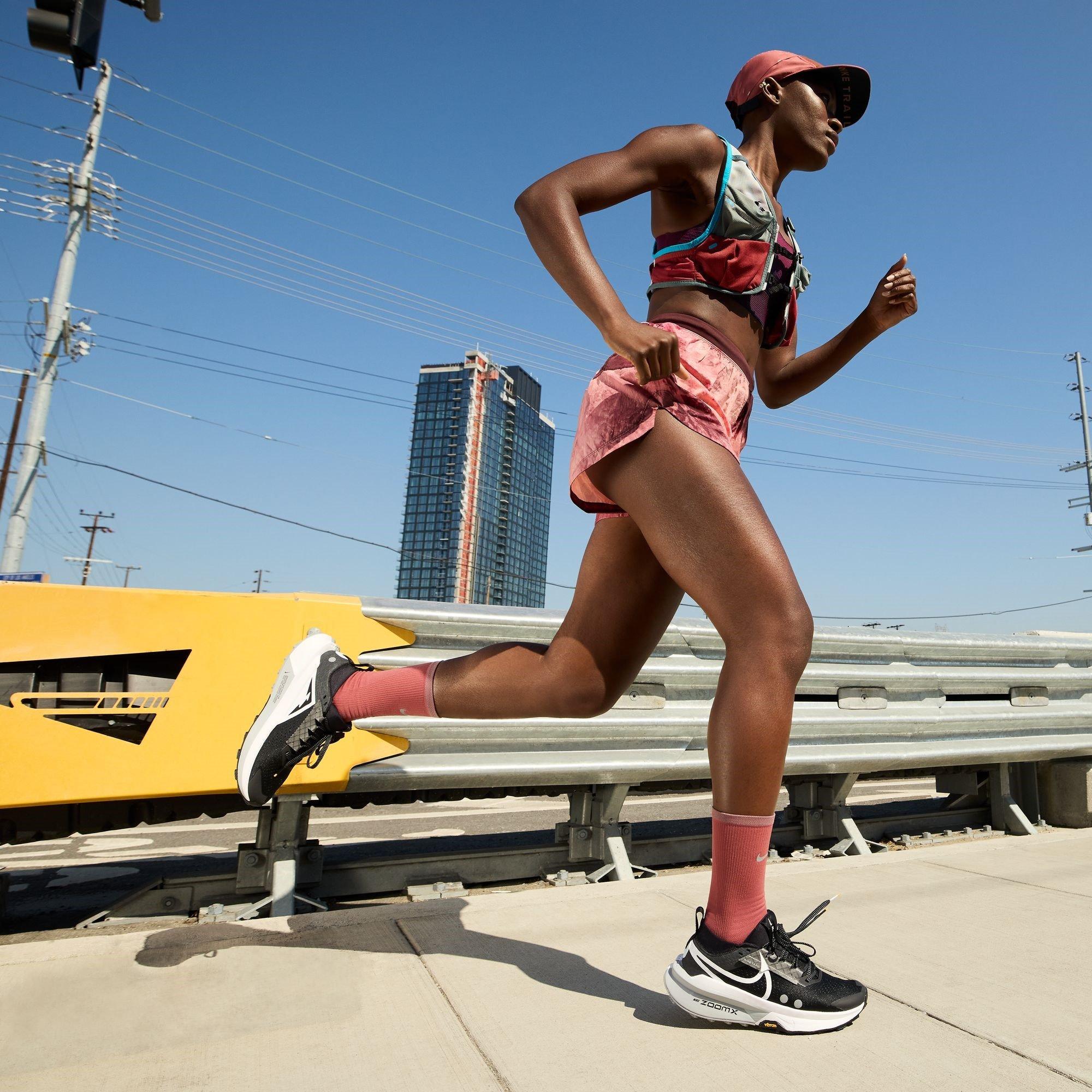 Black/White - Nike - Zegama Trail 2 Running Shoes Womens - 9