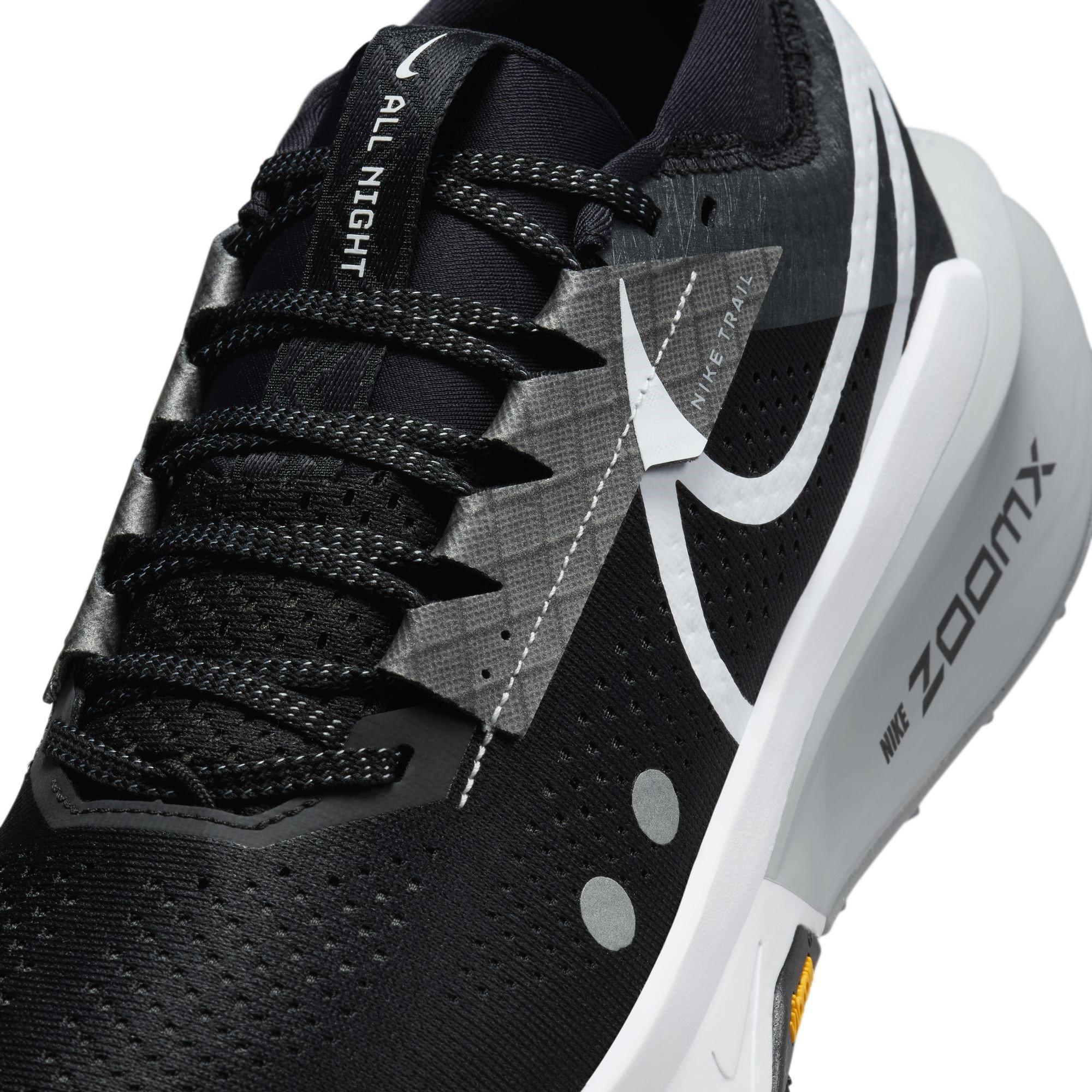 Sort/Hvid - Nike - Zegama Trail Running Shoes Mens - 7