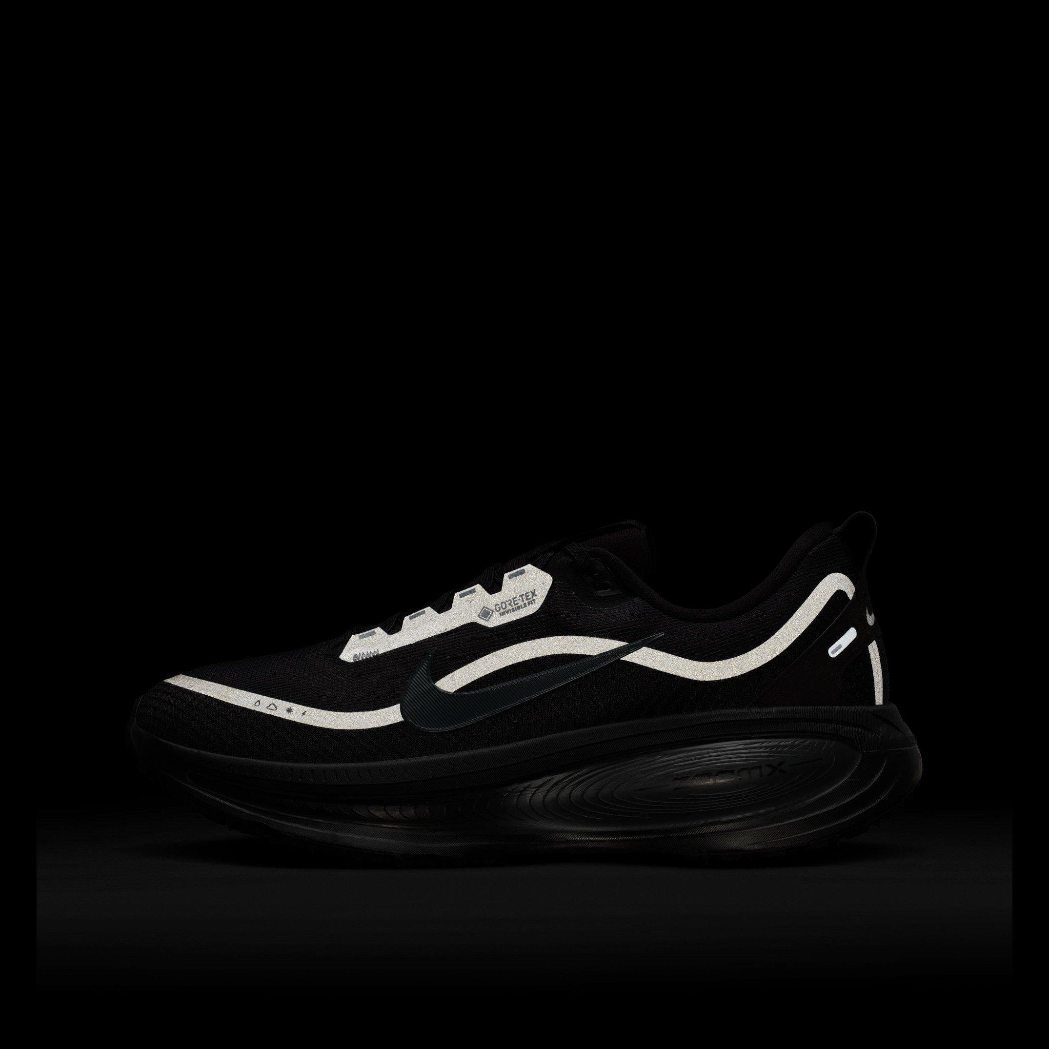 Sort/Sort - Nike - Vomero 18 GORE-TEX Running Shoes Mens - 10