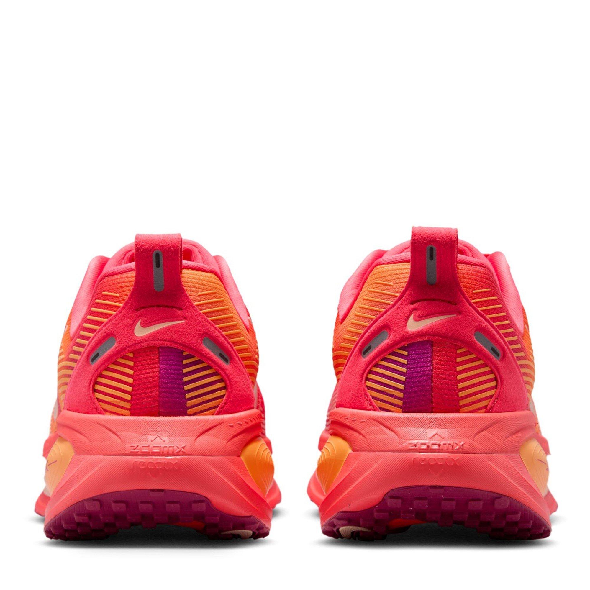Embr Glow/Coral - Nike - Vomero 18 SE Ld61 - 5