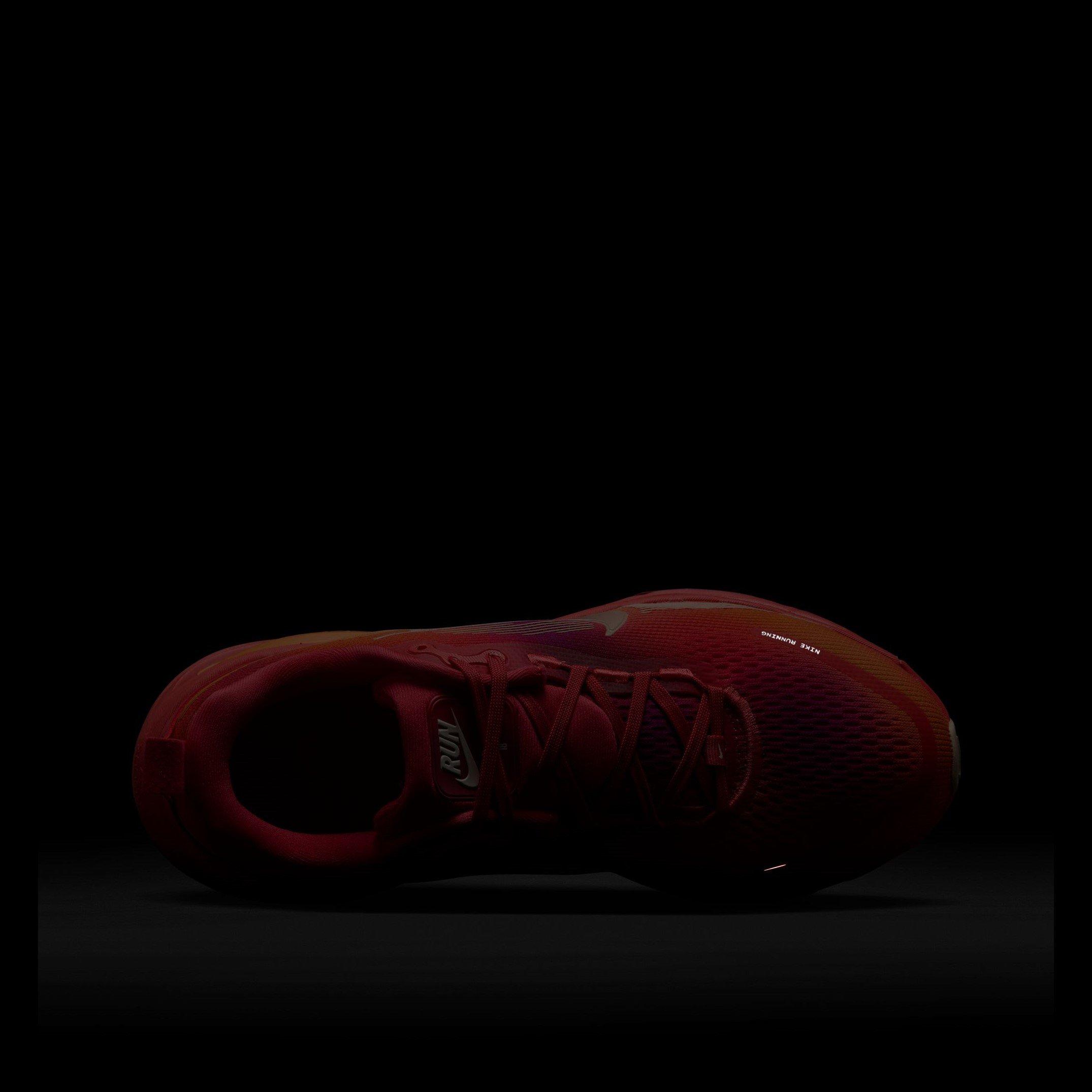 Embr Glow/Coral - Nike - Vomero 18 SE Ld61 - 9