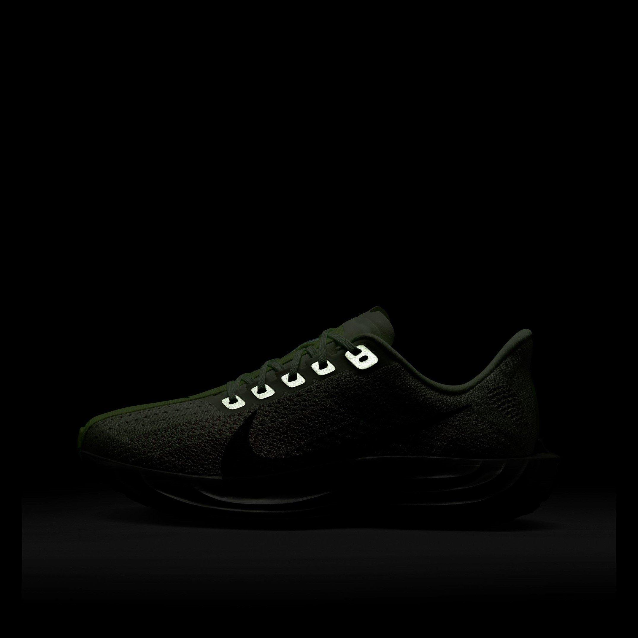 Volt/Navy - Nike - Pegasus Plus Womens Running Shoes - 9