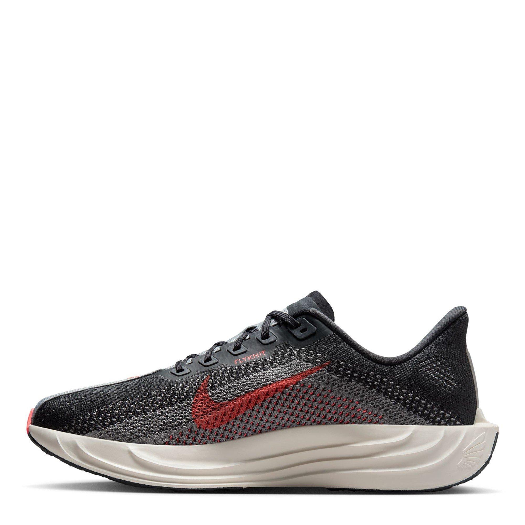 Grau/Karmesinrot - Nike - Pegasus Plus Trainers Mens - 2