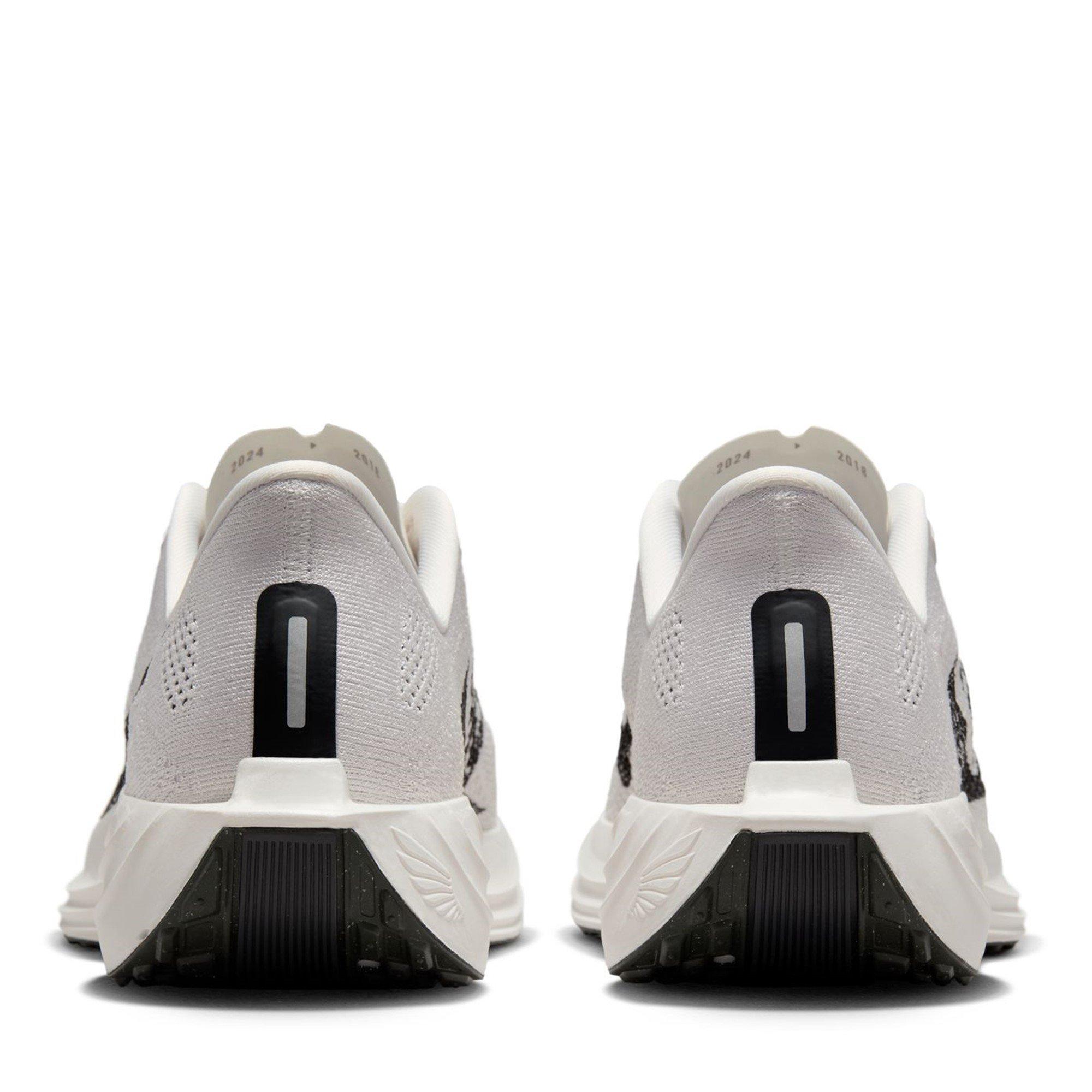 Platinum/Zwart - Nike - Pegasus Plus Trainers Mens - 5