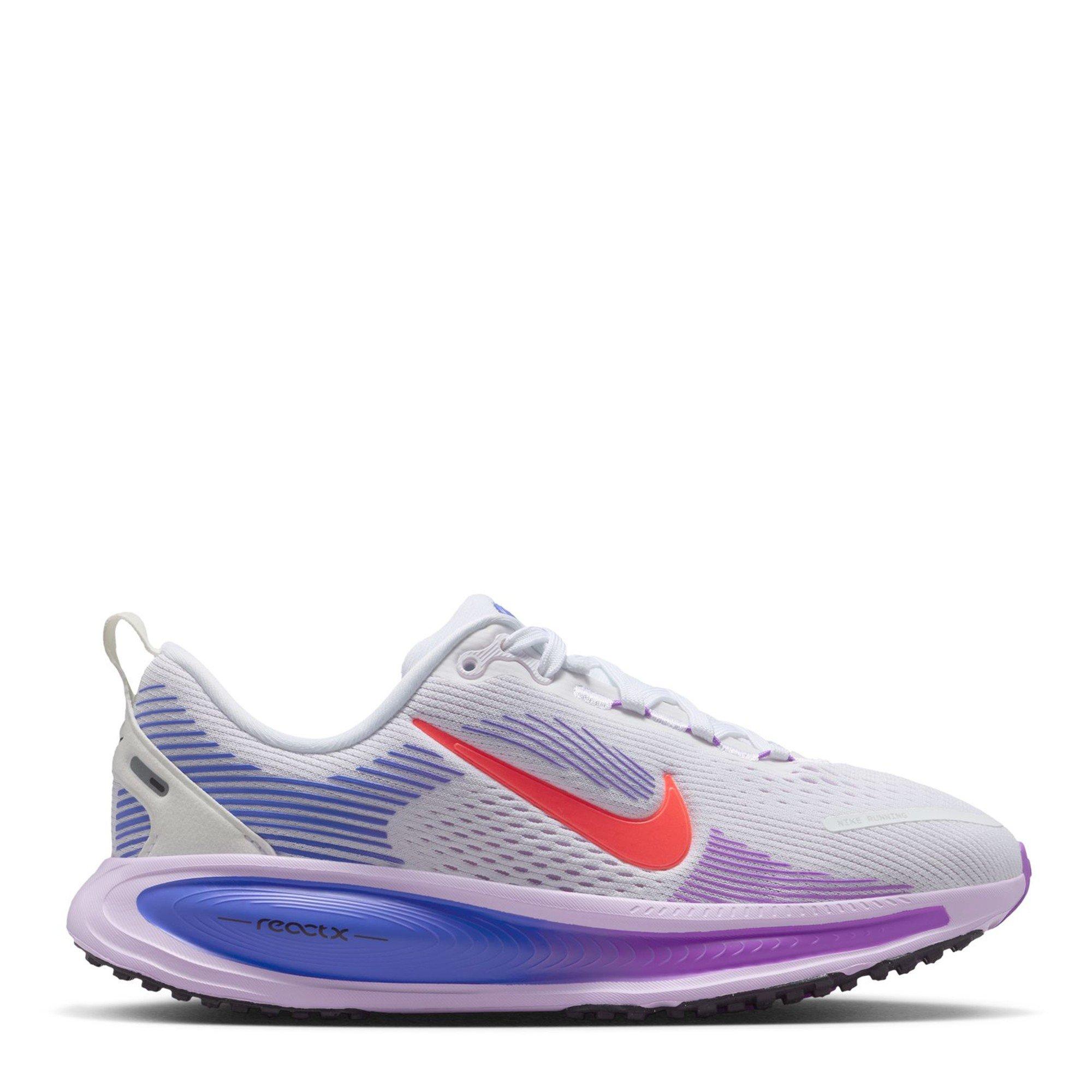Nike Boys Kids Vomero Everyday Running Shoes - White/Hot Lava - 5.5 (38.5)