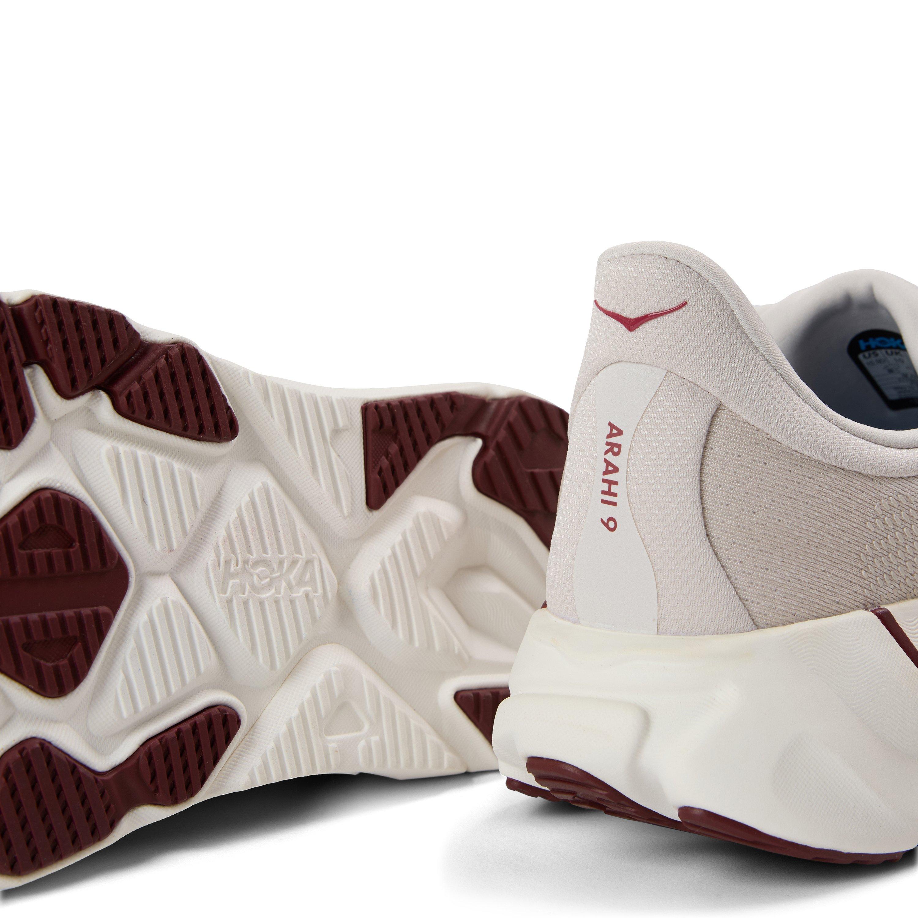 Stucco/Grout - Hoka - Men's Arahi 9 Everyday Road Running Shoes - 3