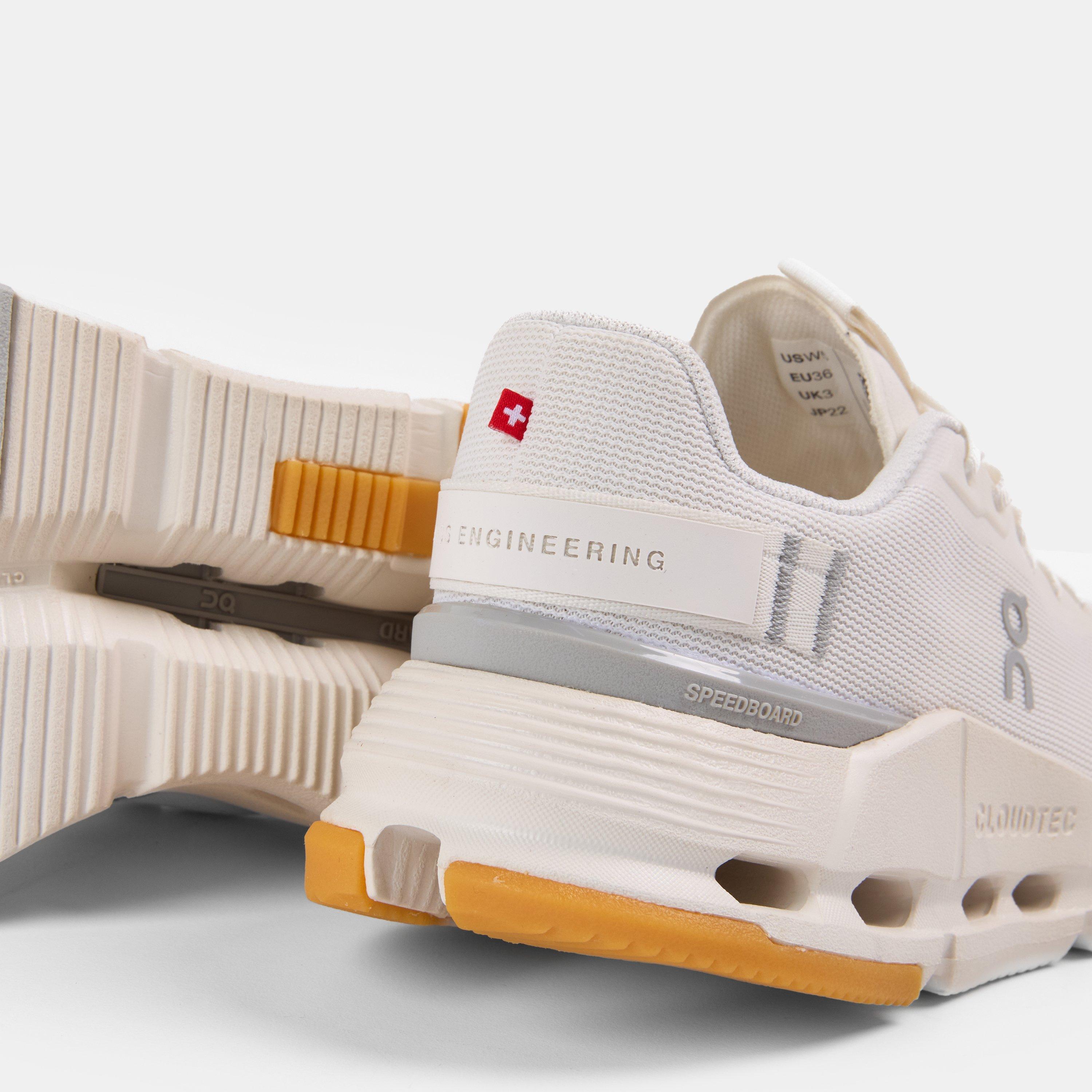 White/Ivory - On - On Cloudnova 2 Ld99 - 3