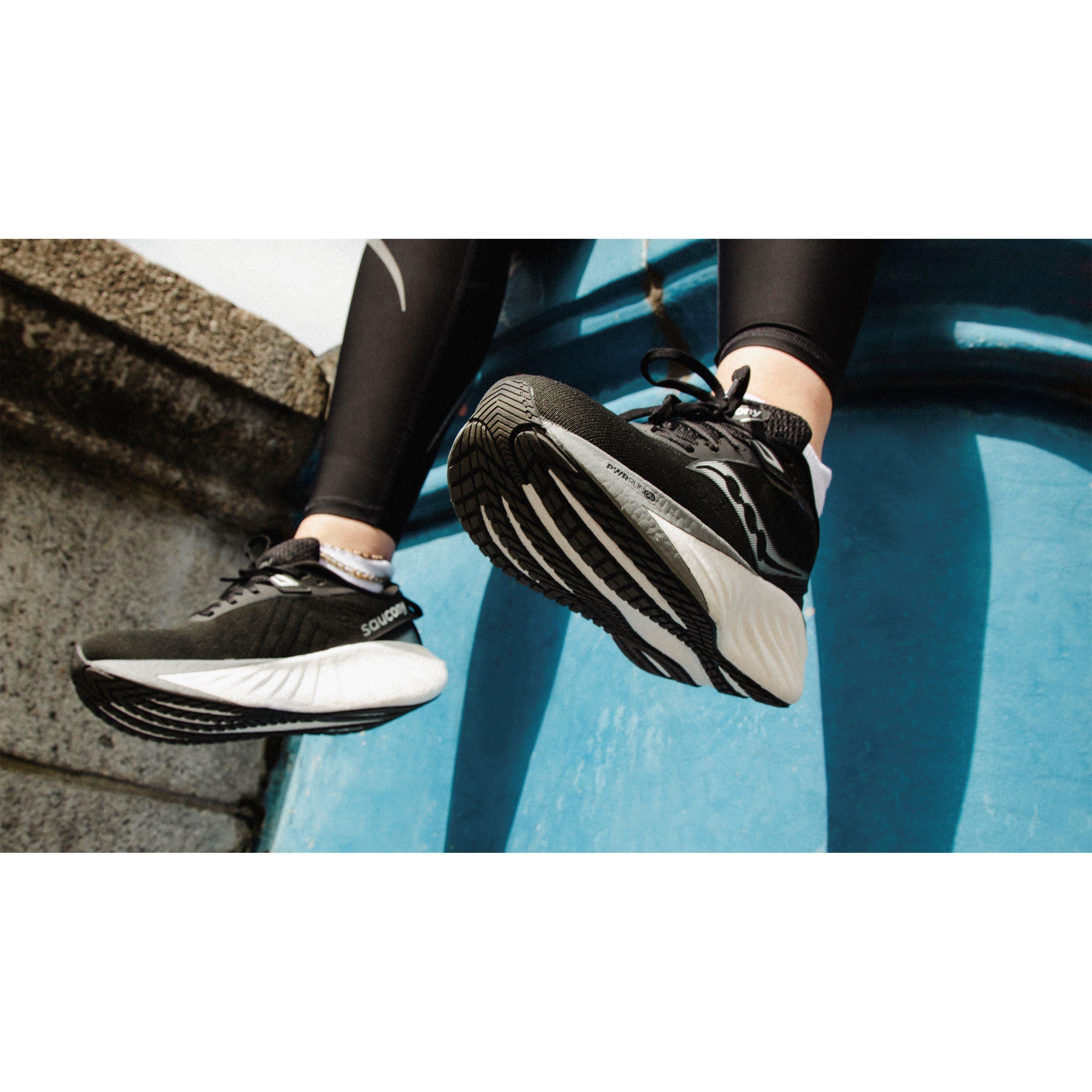 Black/White - Saucony - Triumph 22 - 9