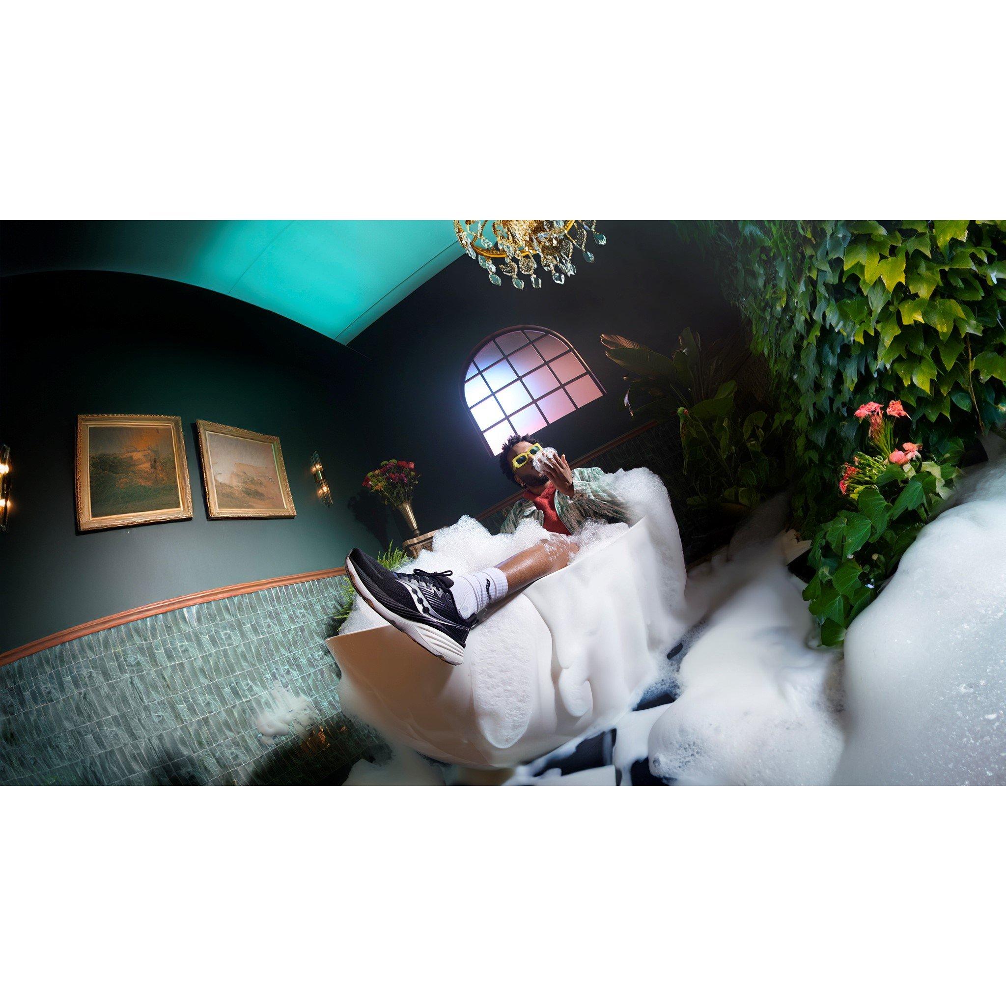 Black/Carbon - Saucony - Hurricane 24 - 5