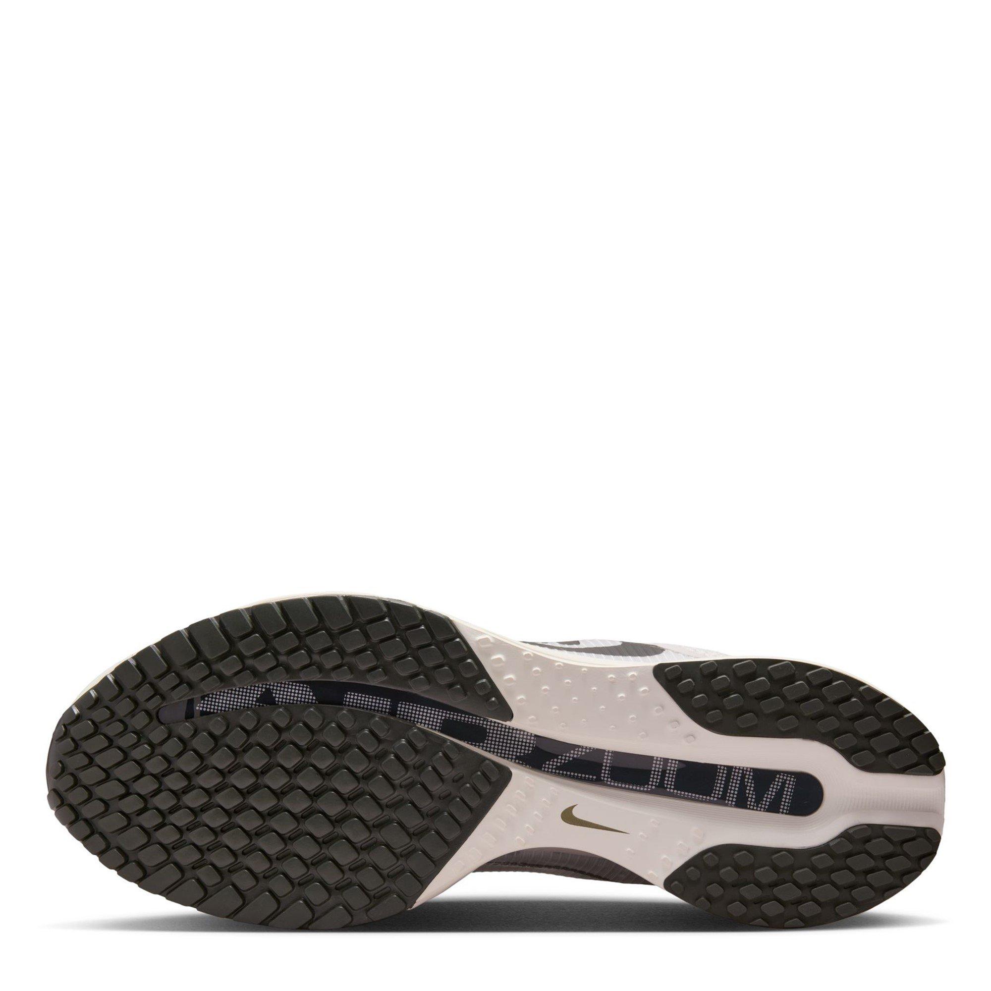 Platinum/Zwart - Nike - Pegasus Premium Running Shoes Mens - 3