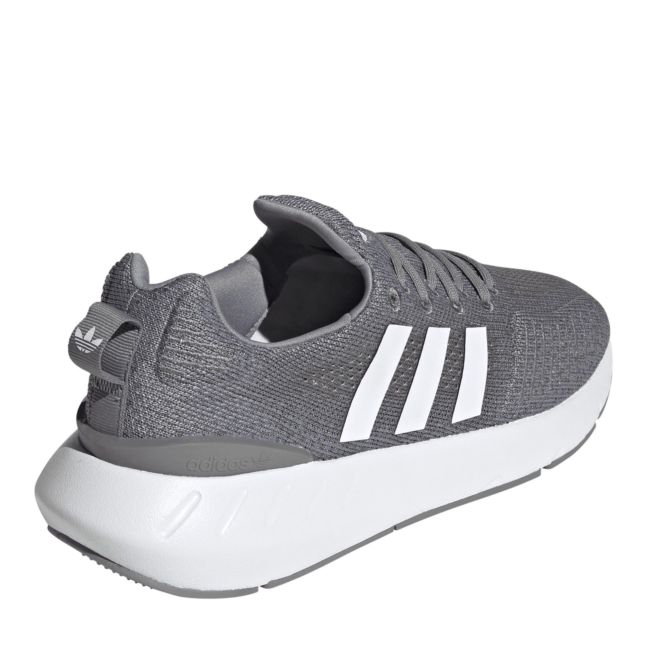 Grau - adidas - Swift Run 22 Sn99 - 4