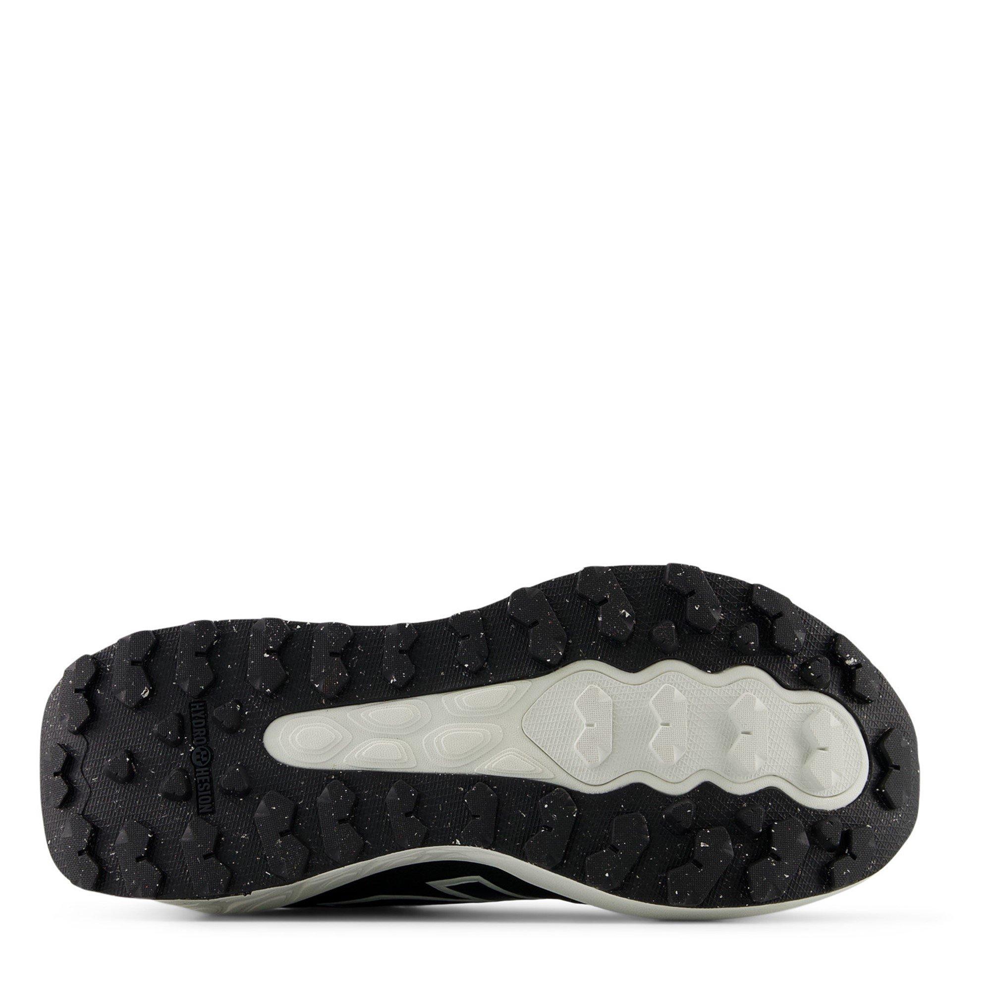 Schwarz - New Balance - Off-Road Trail Running Shoes - 5