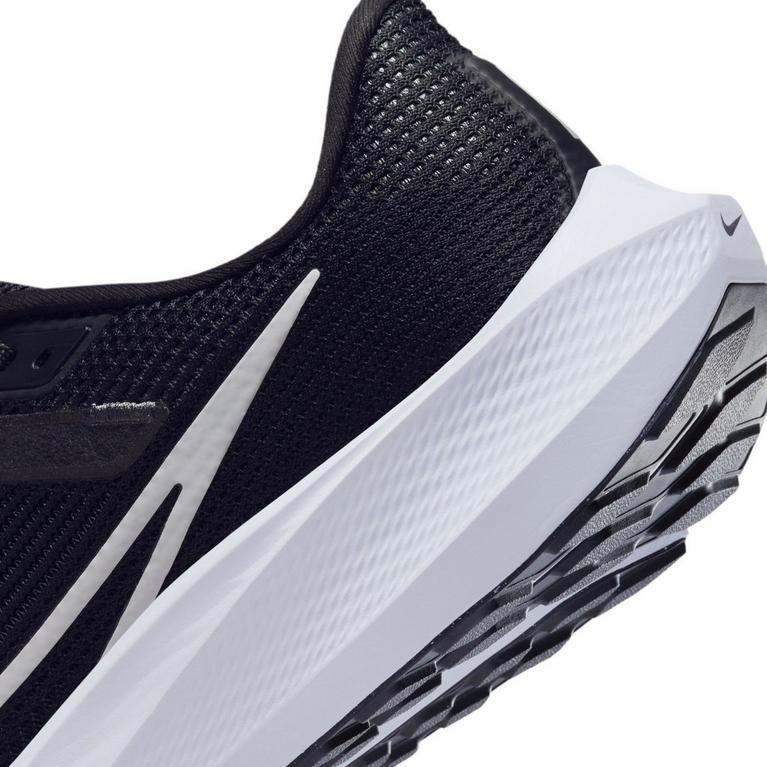 Noir/Blanc - Nike - Nike Reports a Revenue - 8