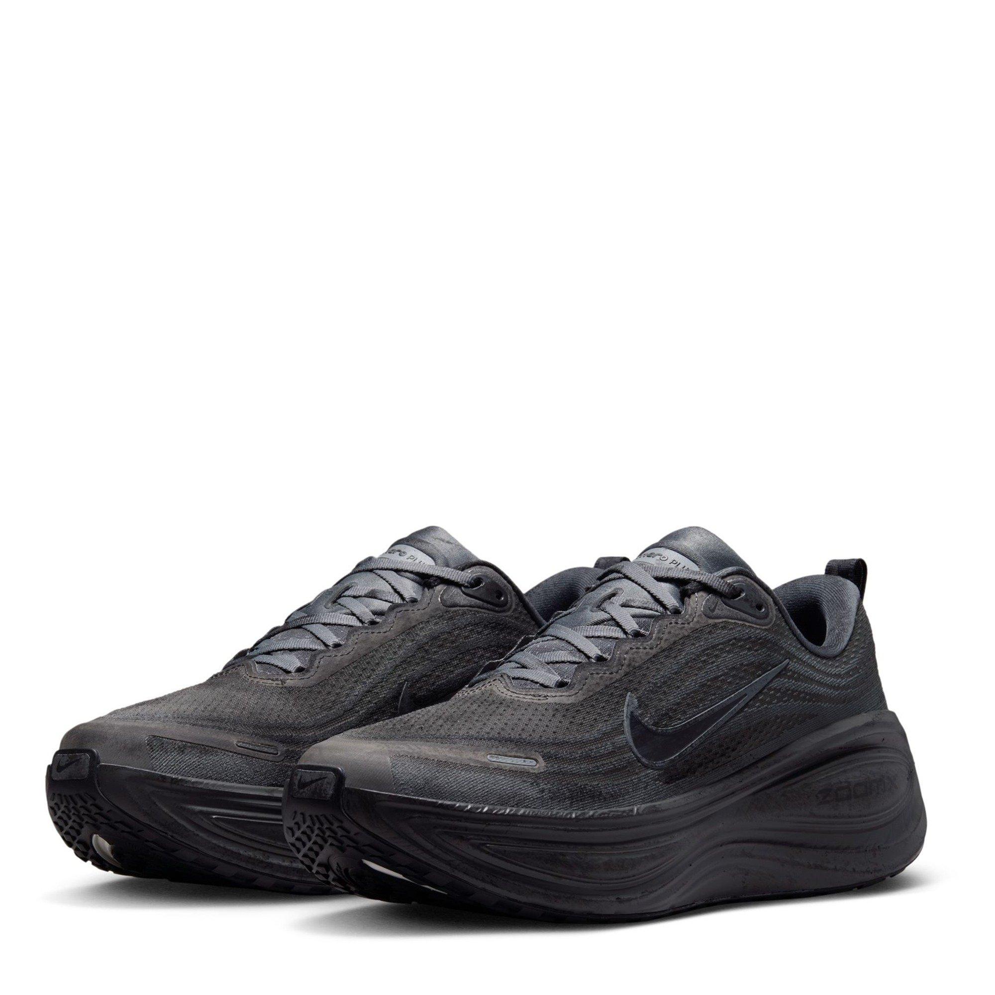 Iron Grey - Nike - Vomero Plus Run In Berlin - 4
