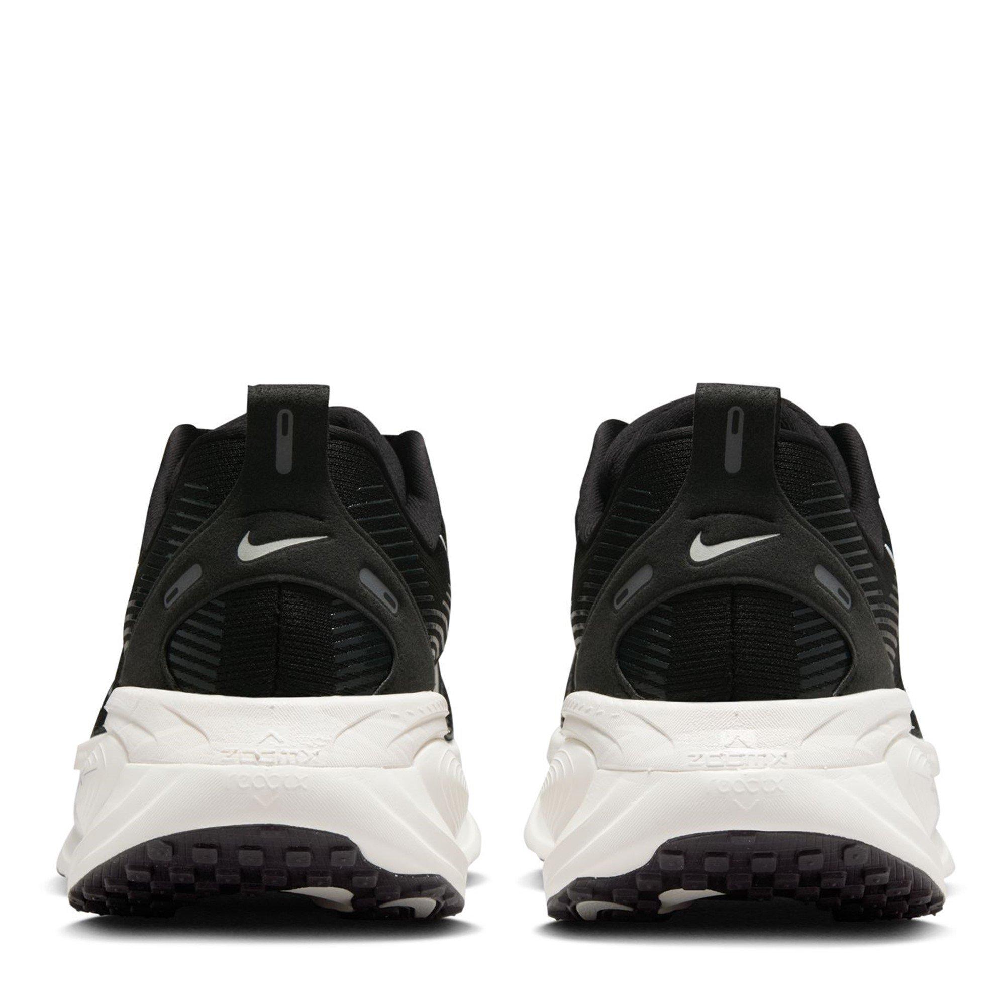 Black/White - Nike - Vomero 18  Mens Running Shoes - 5