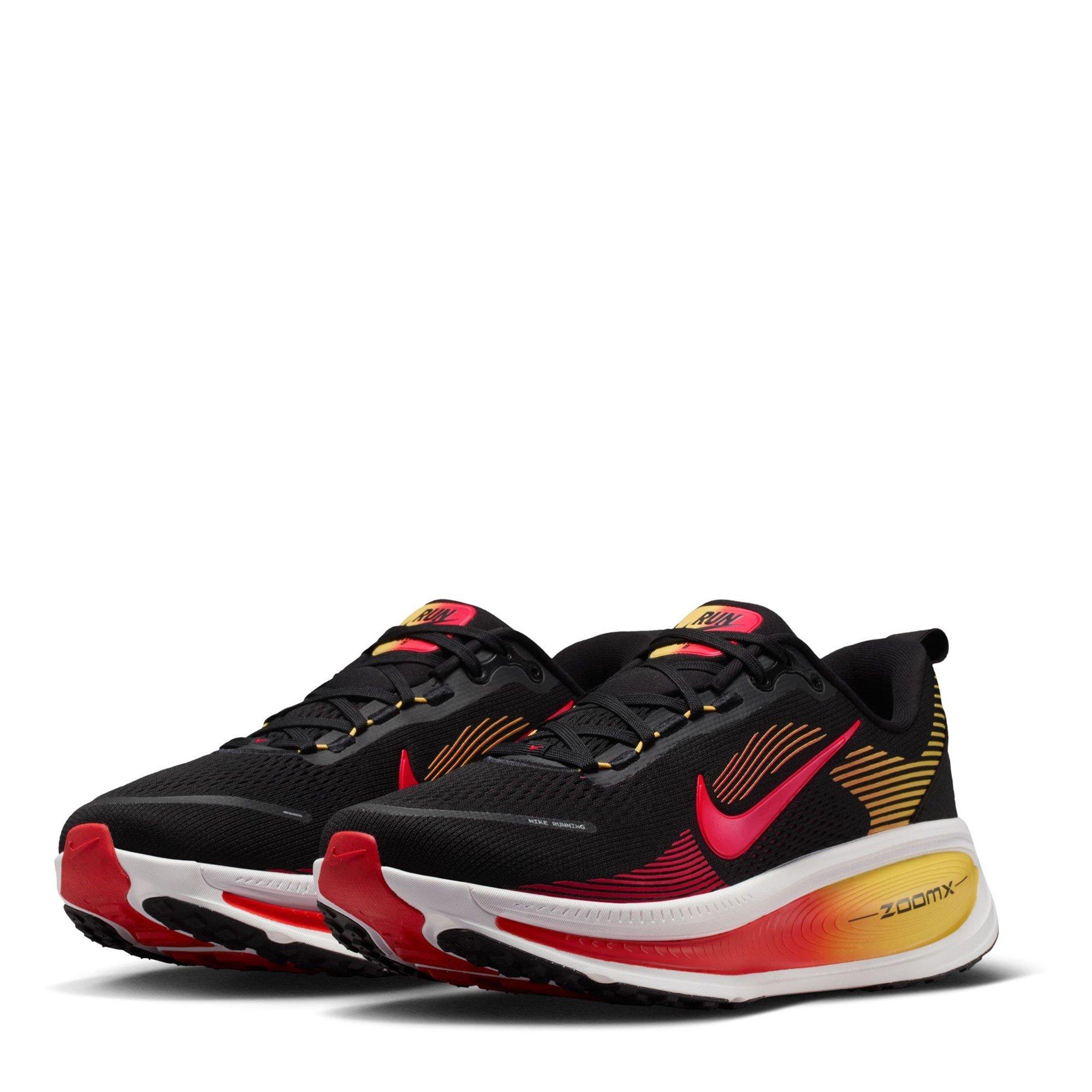 Preto/Carmesim - Nike - Vomero 18  Mens Running Shoes - 3