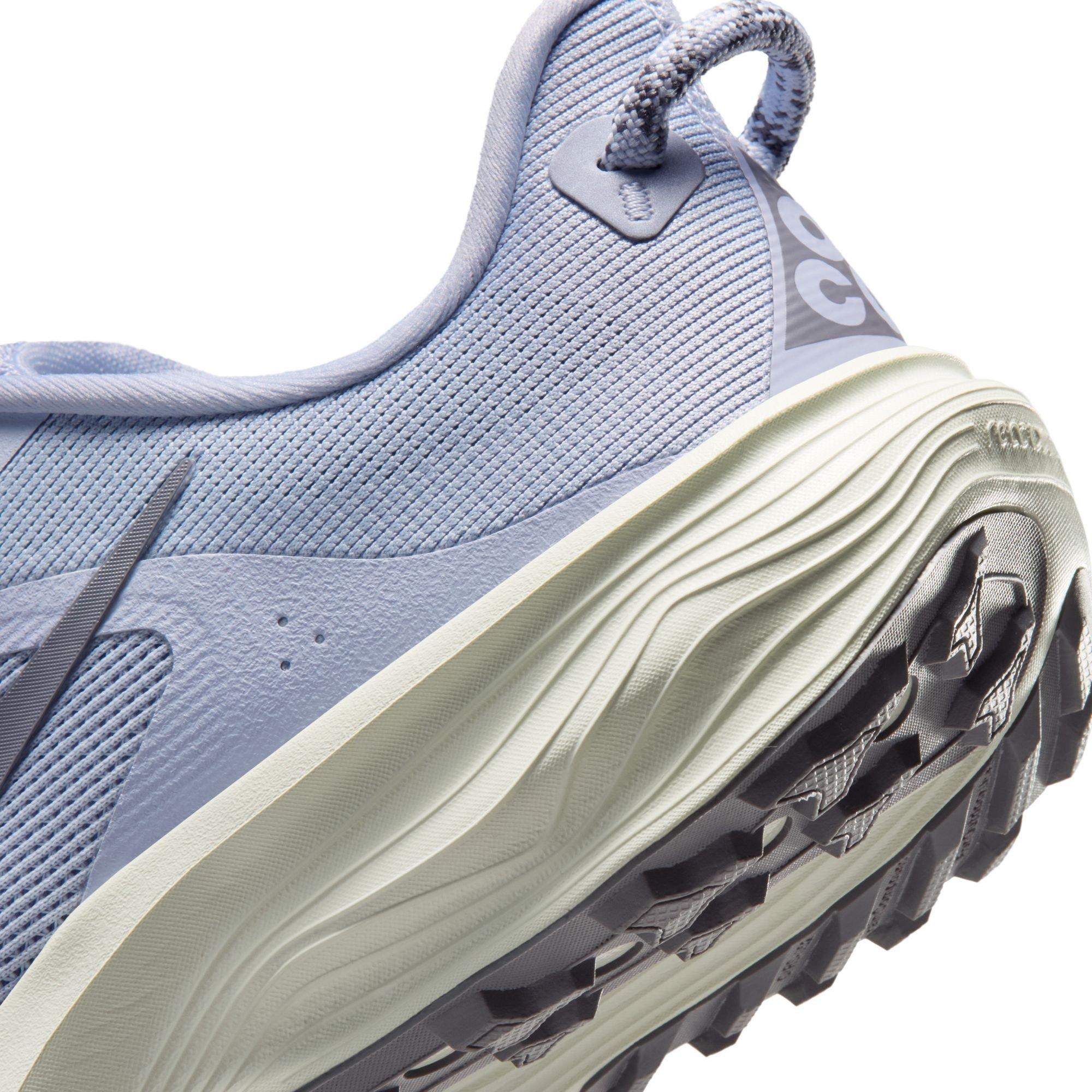 Duh/ Siva - Nike - Women's Trail Running Shoes - 9