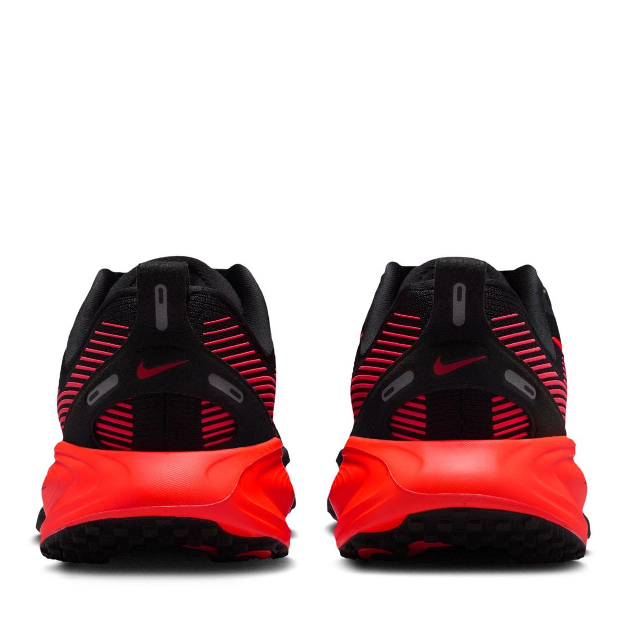 Black/Crimson - Nike - Vomero 18 Trainers Juniors - 5