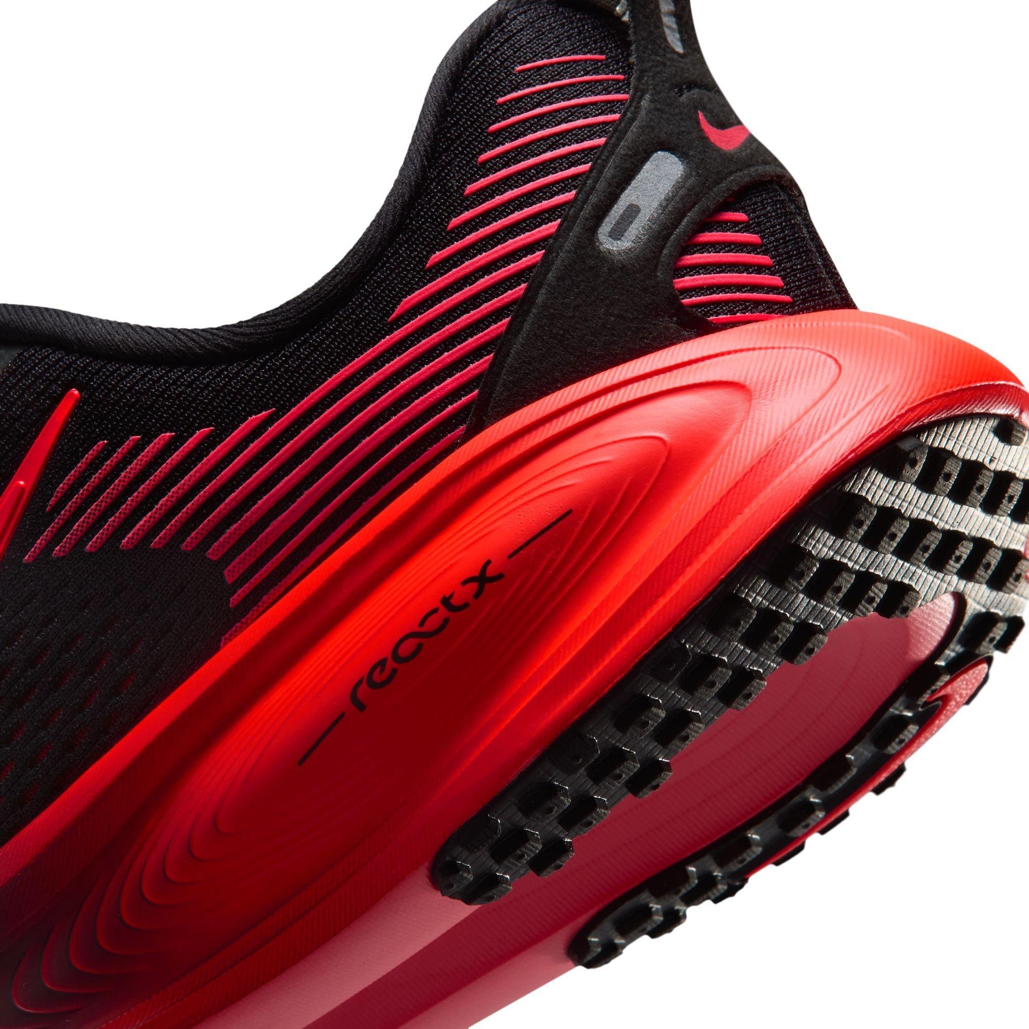 Black/Crimson - Nike - Vomero 18 Trainers Juniors - 8