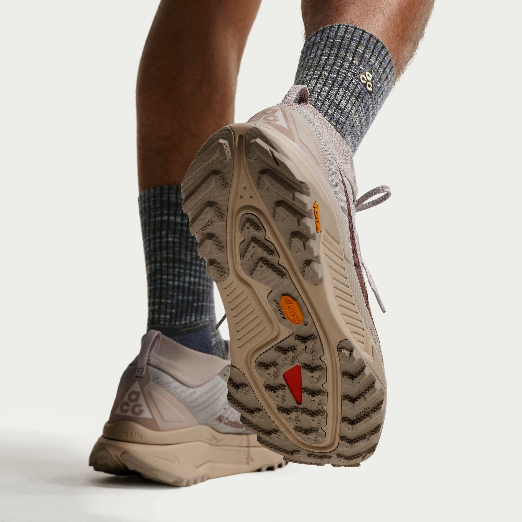 Cream/Diff Taup - Nike - Mens Nike ACG Nike Zegama Trail Running Shoes - 3