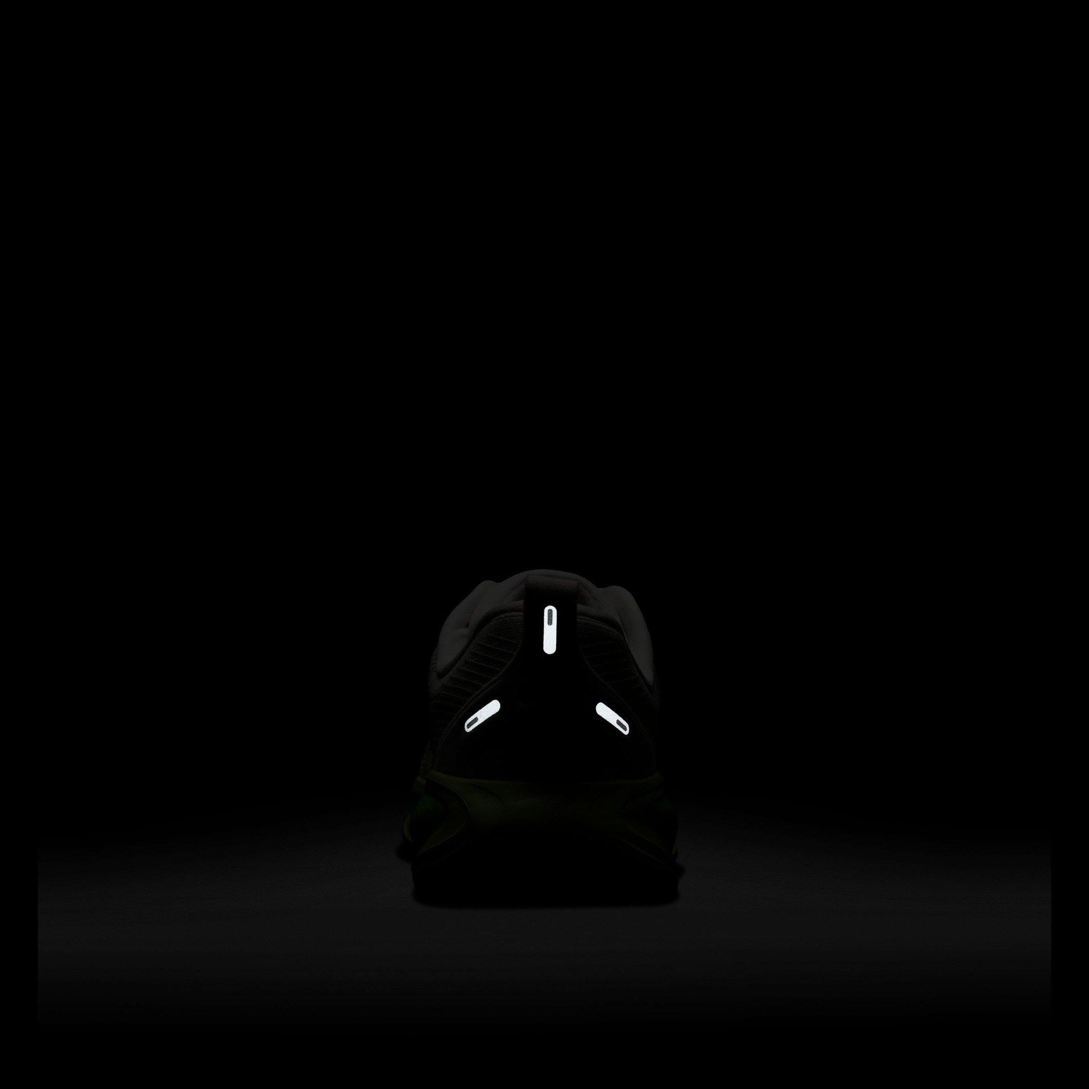 Wht/Blk/Green - Nike - Vomero 18 Juniors Running Shoe - 9