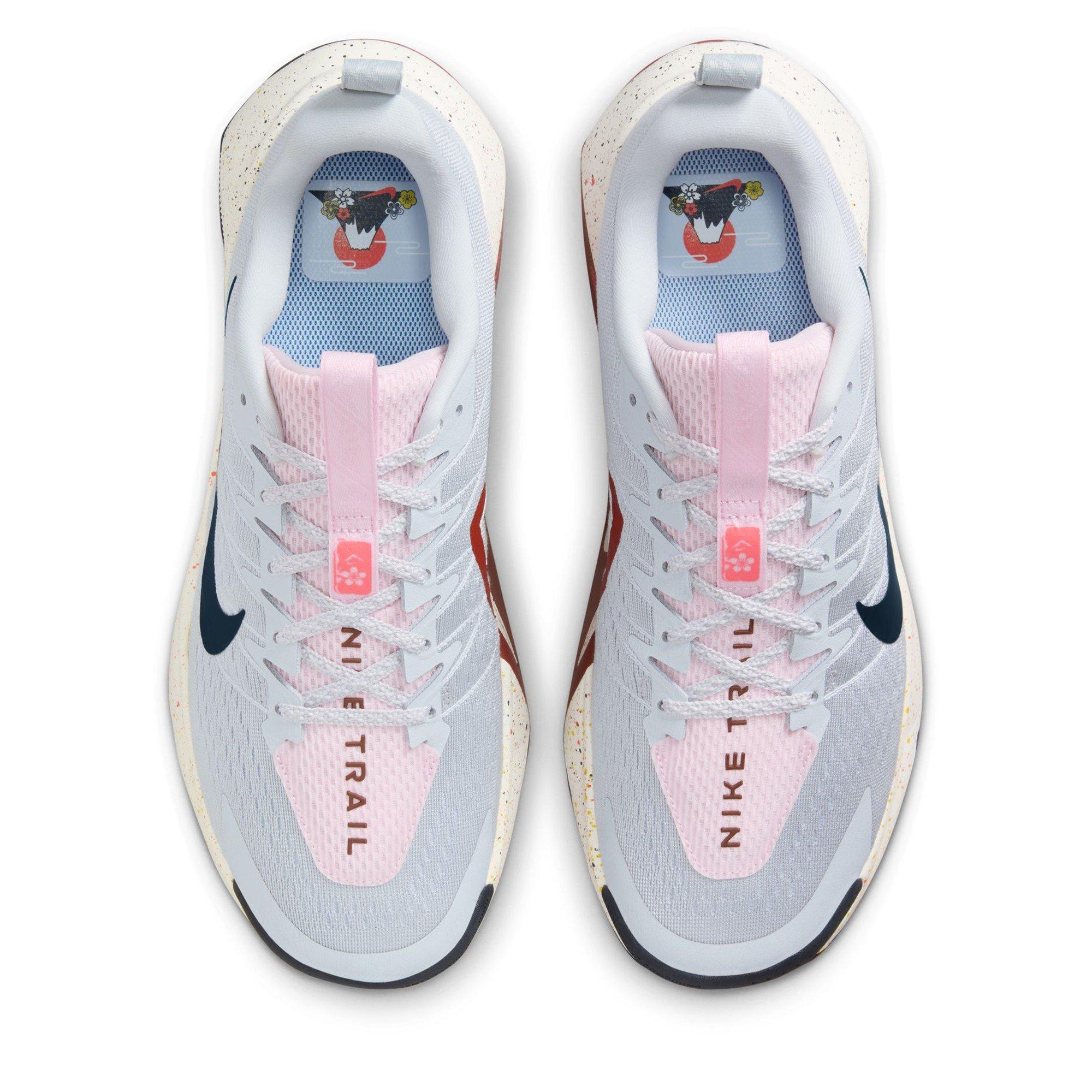 Pure Platinum - Nike - Wildhorse Trail Running Shoes - 6