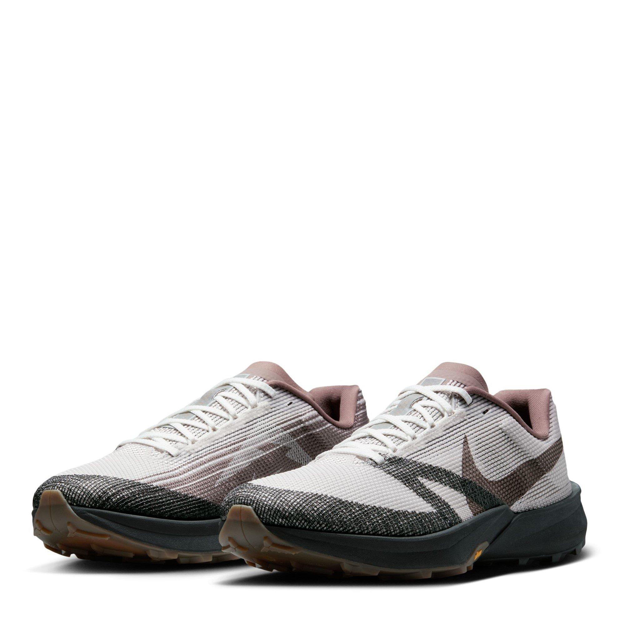 Grau/Grau-Mink - Nike - Terra Kiger 10 - 4